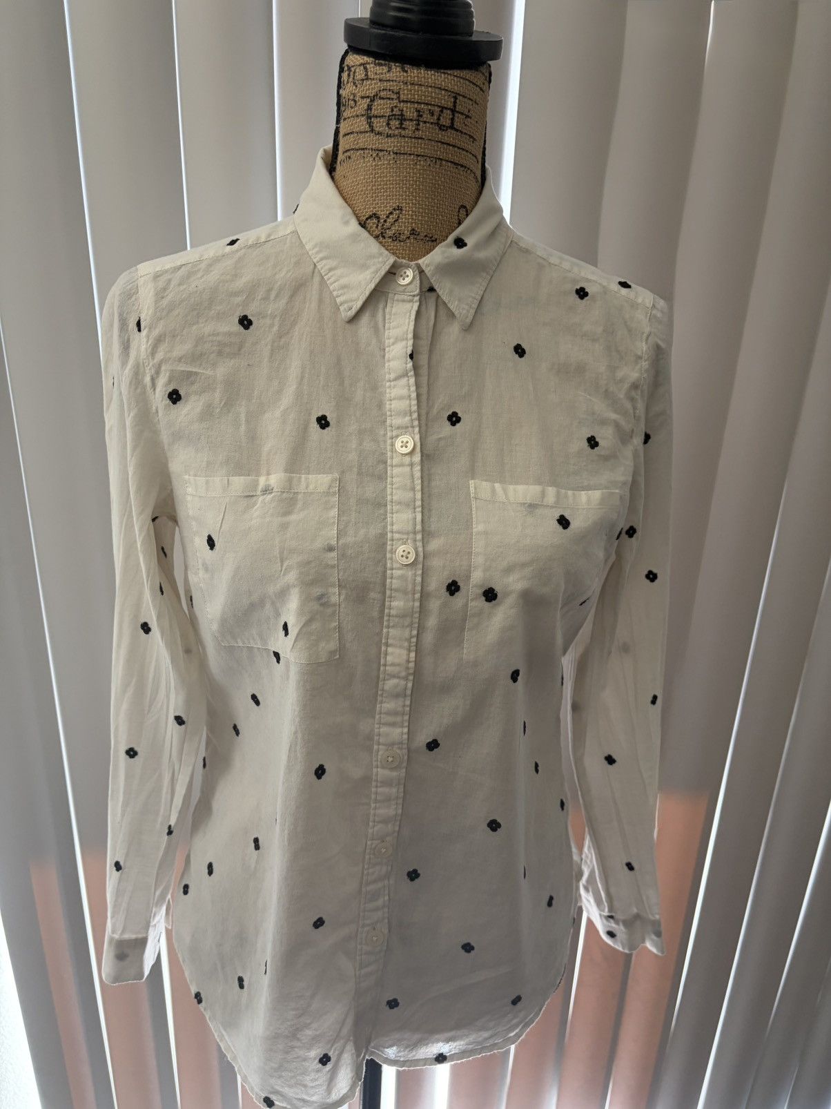 Mango Mango Button-Up Shirt with Black floral embroidered Size S / US 4 / IT 40 - 1 Thumbnail