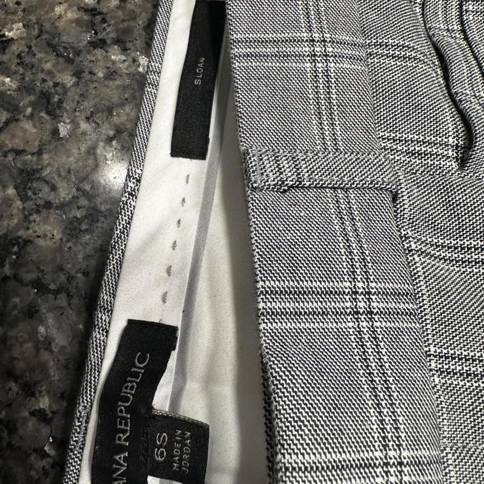 Banana Republic Grey and white plaid ankle length pants #plaidpants Size 28" / US 6 / IT 42 - 3 Thumbnail