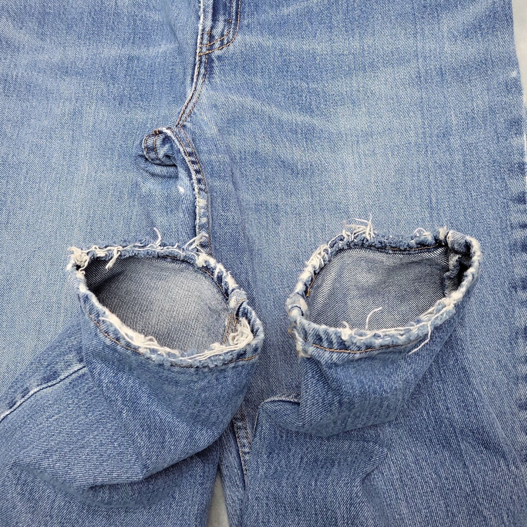 Levi's VINTAGE Levi's Jeans Womens 12 Blue Denim 550 Relaxed Fit Tapered Leg 90s Faded Size 34" / US 12 / IT 48 - 4 Thumbnail