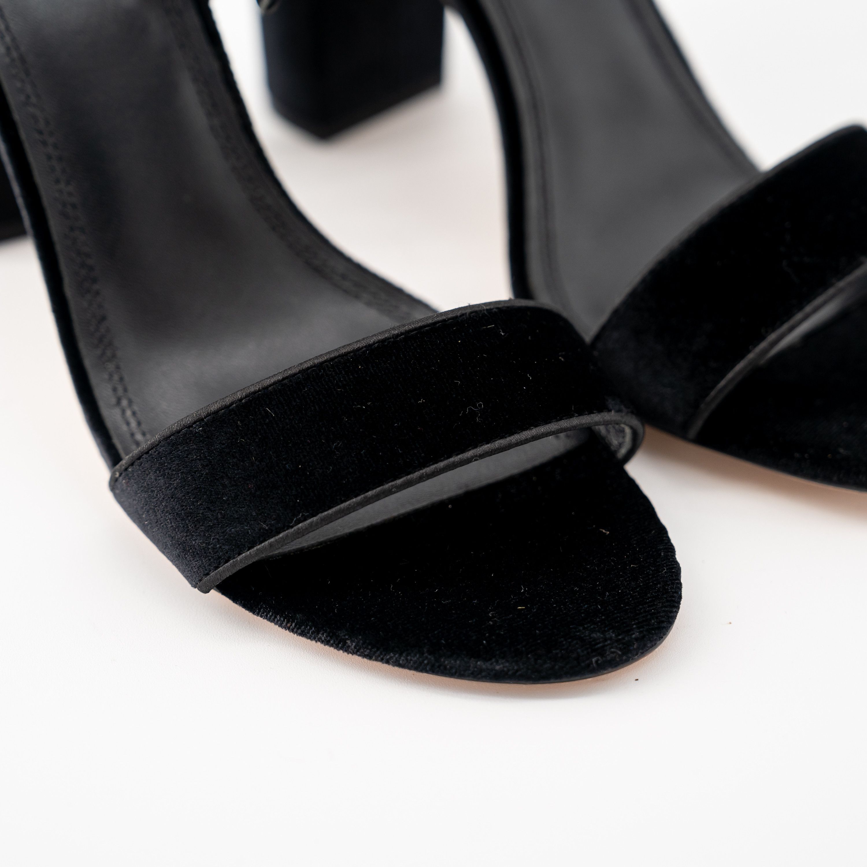 Sandro 40 Sandro Black Sandals Velvet Heels Adrianne Size US 10 / IT 40 - 6 Thumbnail