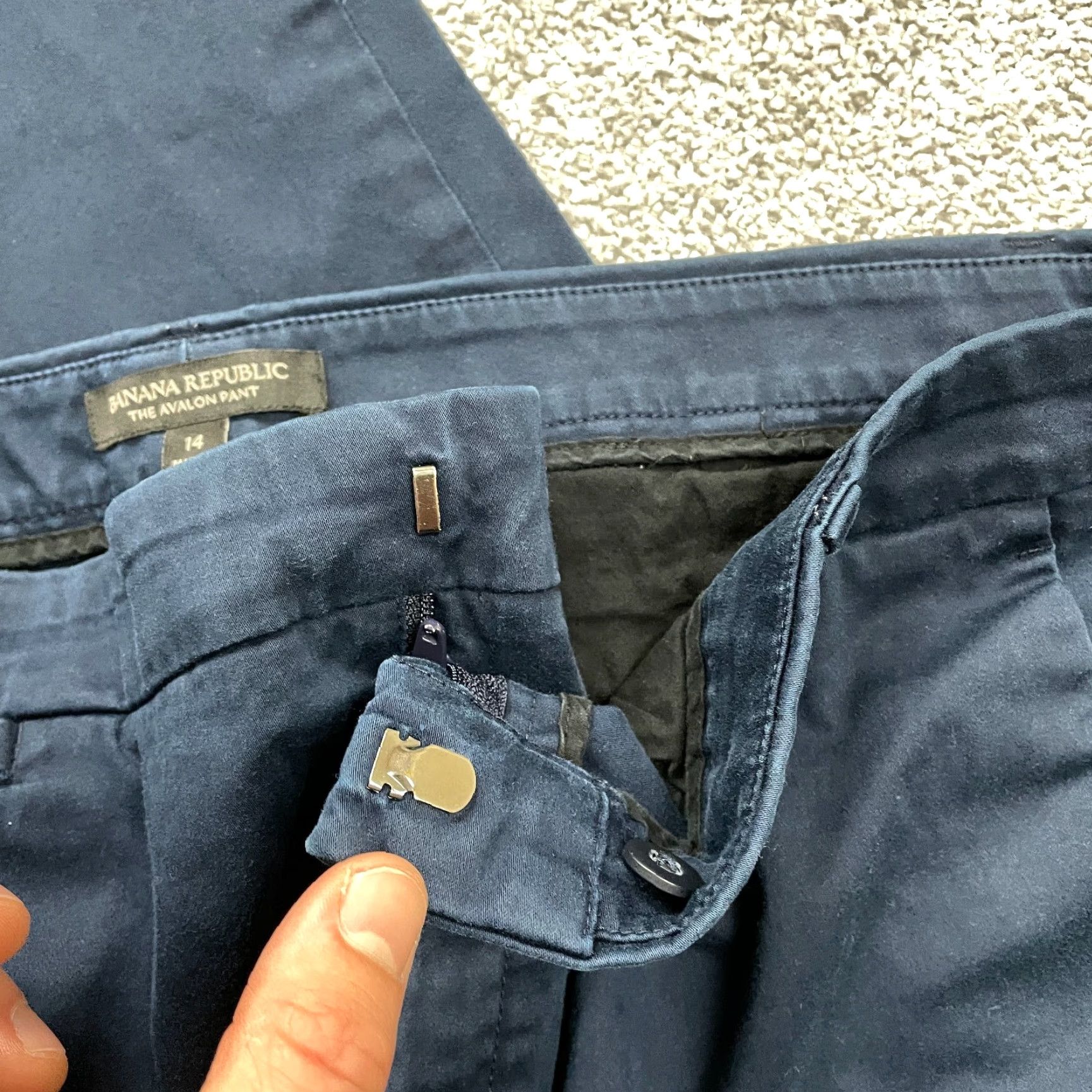 Banana Republic VINTAGE Banana Republic Women's Pants 14 Navy Blue Cropped Straight Chino Casual Office Wear Size 36" / US 14 / IT 50 - 5 Thumbnail