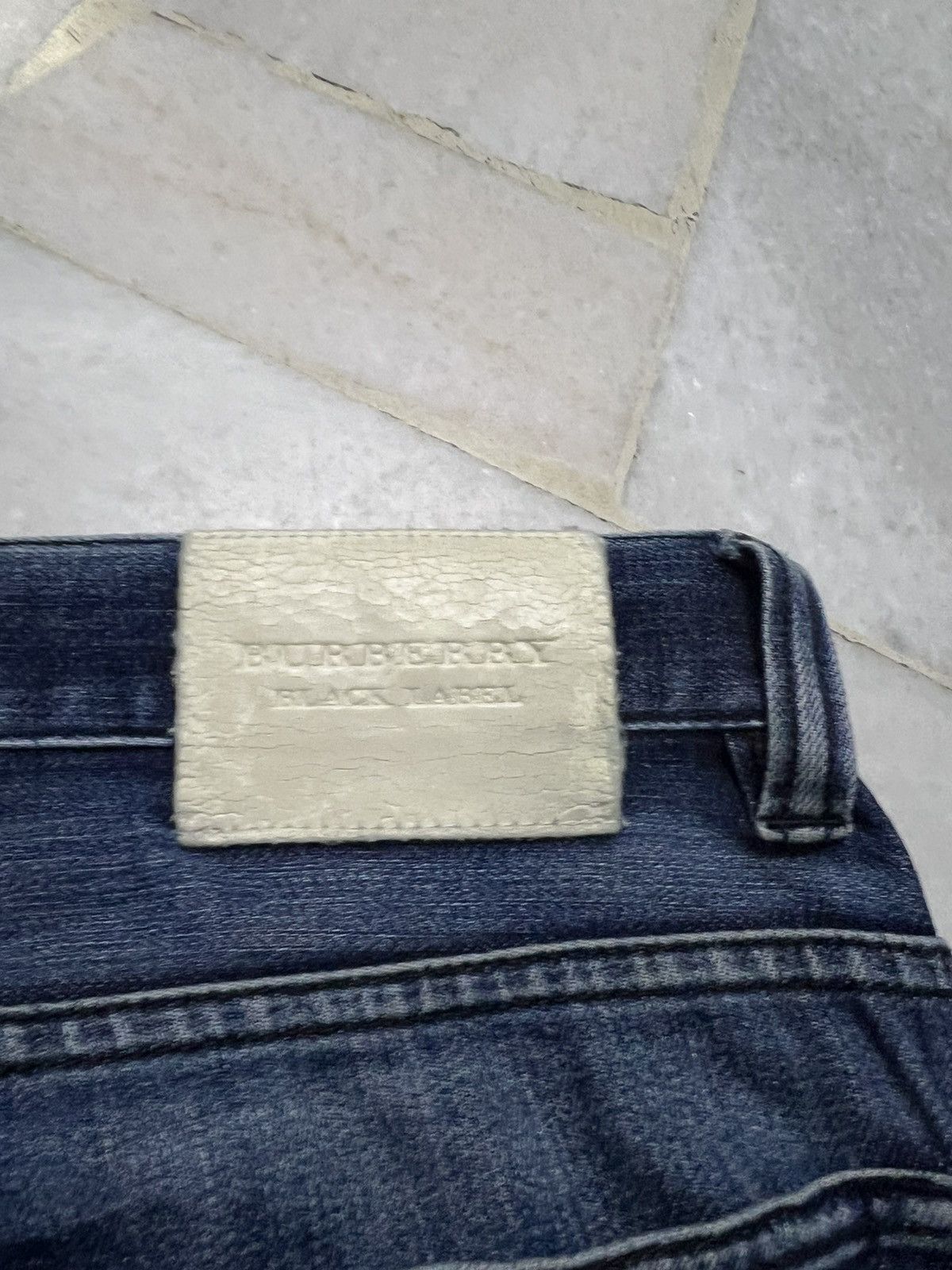 Burberry BURBERRY BLACK LABEL DISTRESSED WASHED JEAN Size US 30 / EU 46 - 23 Thumbnail