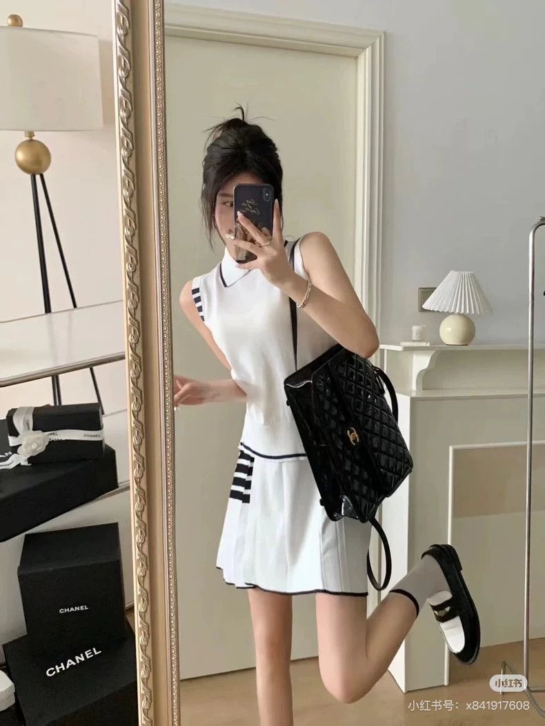 Thom Browne Thom Browne size40 Four stripe sleeveless polo vest Size S / US 4 / IT 40 - 9 Thumbnail