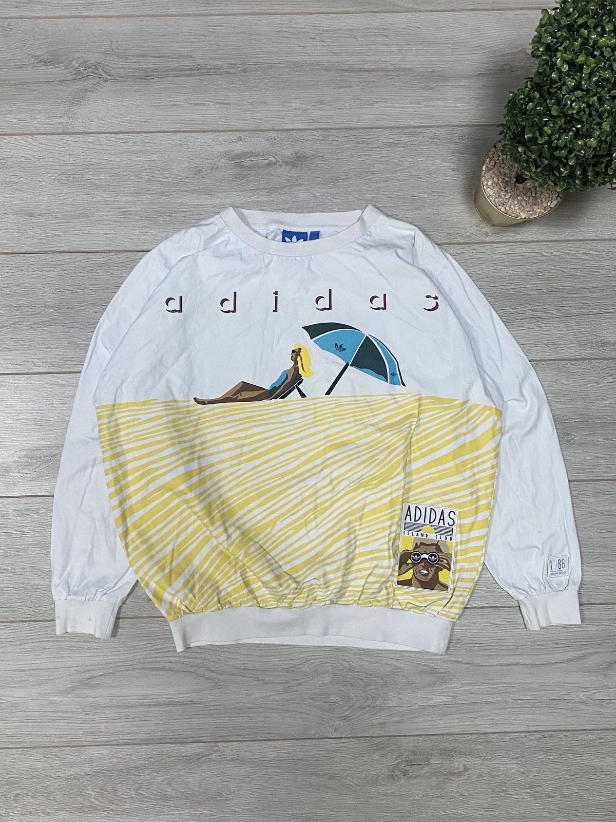 Adidas Adidas RARE Iceland club beach over print sweatshirt Size US L / EU 52-54 / 3 - 1 Thumbnail