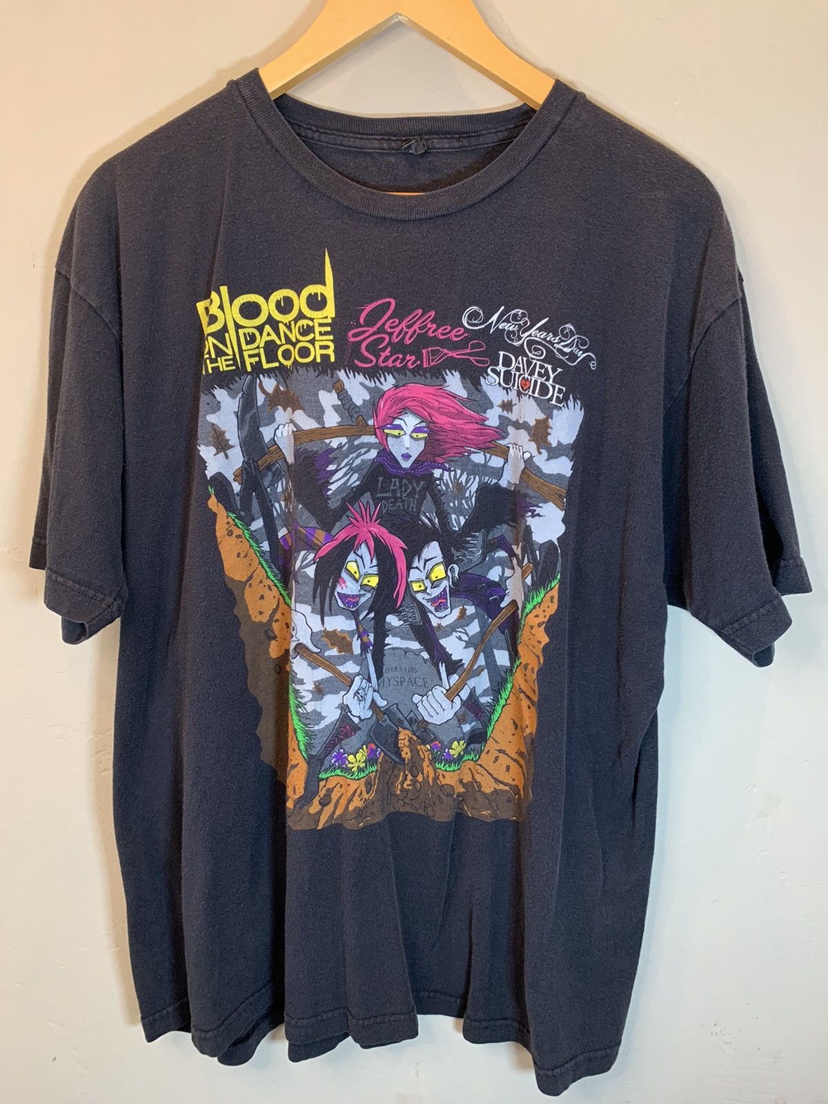 Band Tees × Vintage *RARE* Scene Is Dead Blood On Dance Floor Jeffree Star Shirt Size US XL / EU 56 / 4 - 1 Thumbnail