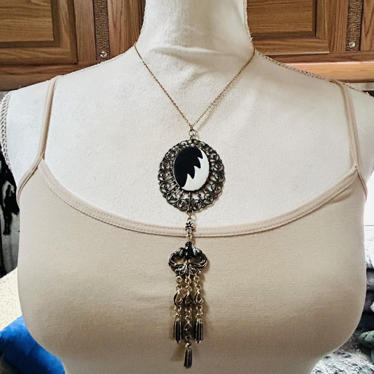 Handmade Handcrafted Cruella de Vil cameo bat accent pendant necklace Size ONE SIZE - 2 Thumbnail