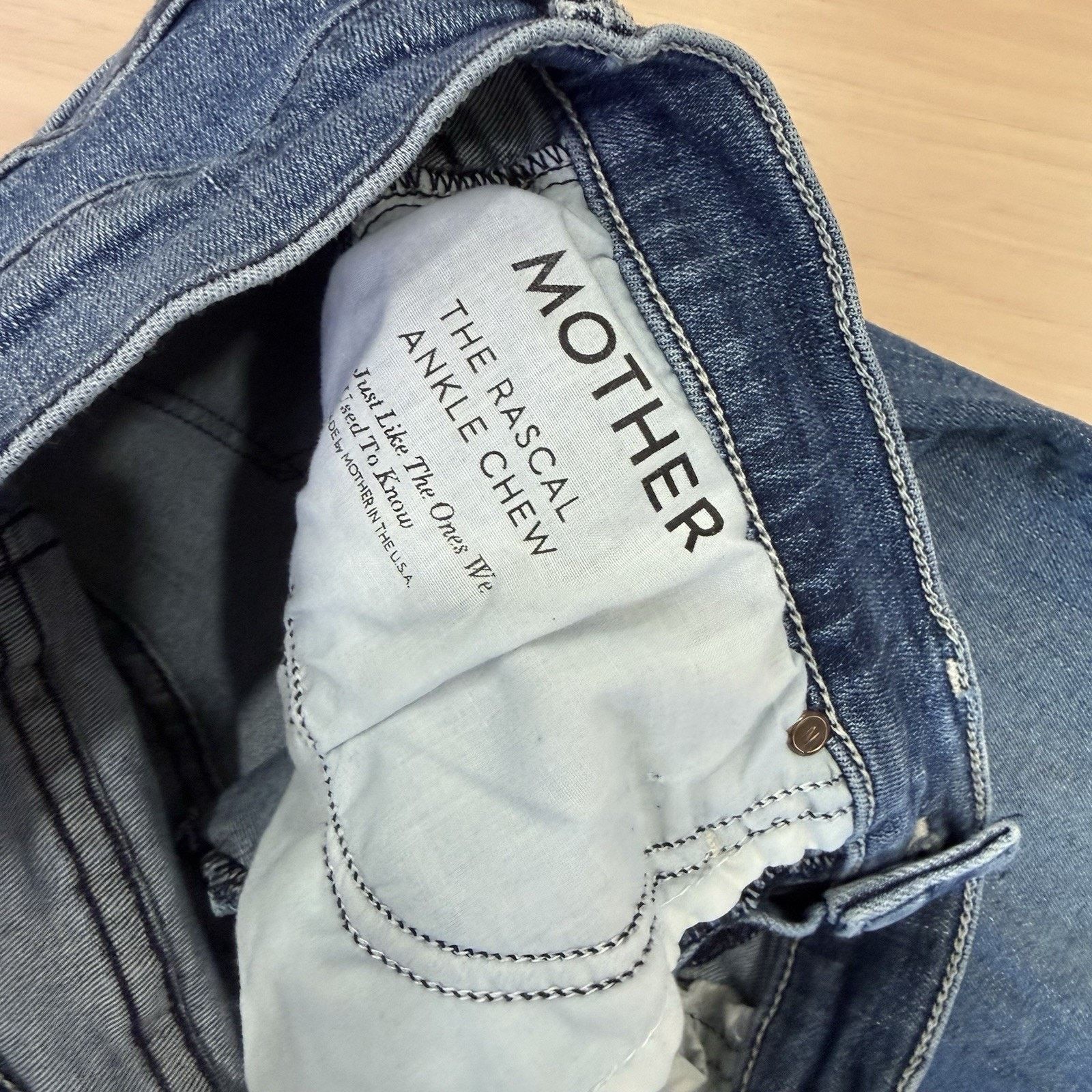 MOTHER Mother Rascal Ankle Chew Jeans Women's 27 Blue Medium Wash Size 27" / US 4 / IT 40 - 6 Thumbnail