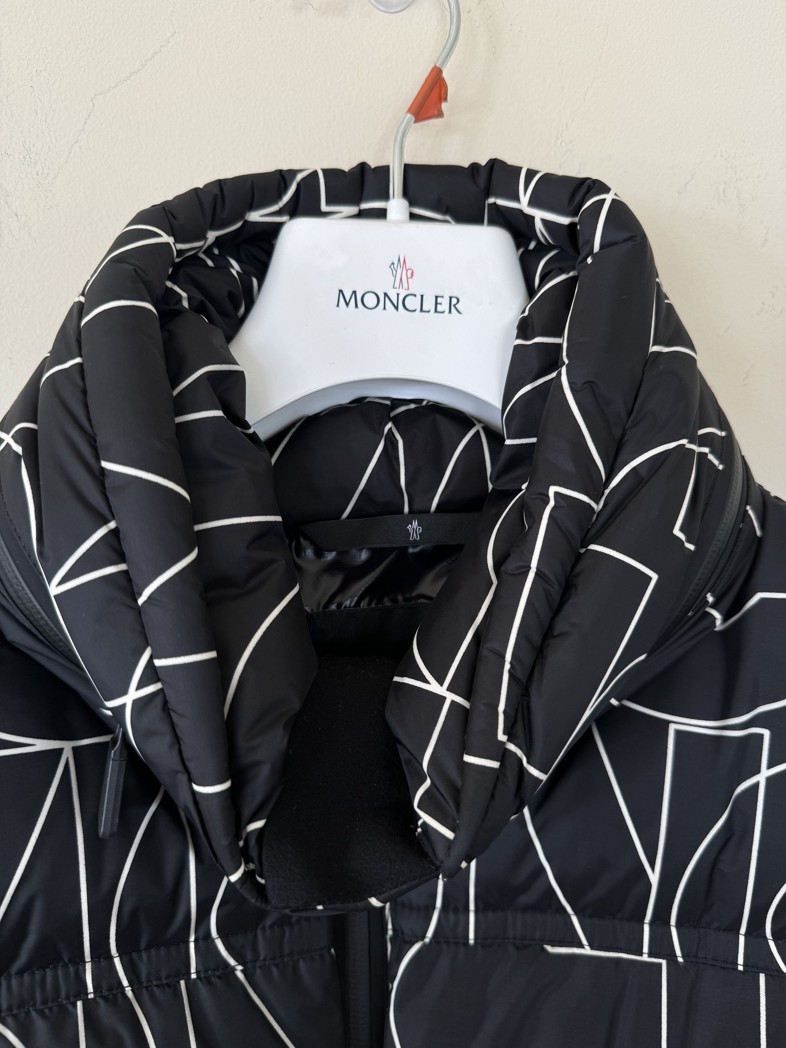 Moncler Moncler AOP Puffer Jacket Size US L / EU 52-54 / 3 - 4 Thumbnail
