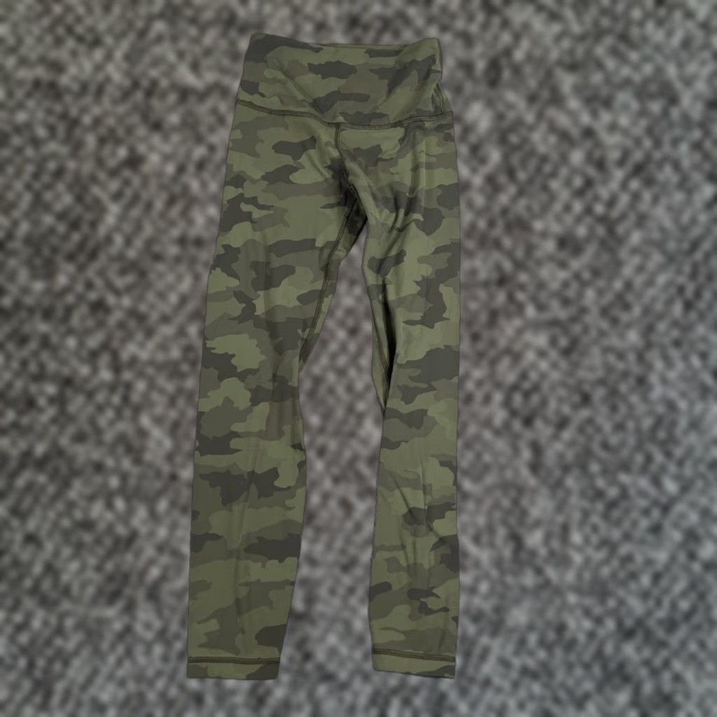 Lululemon Lululemon Leggings Size 4 Inseam 26 Green Camouflage Align Pant Gym Train Run Activewear Women Skinny Ankle Size 27" / US 4 / IT 40 - 1 Thumbnail