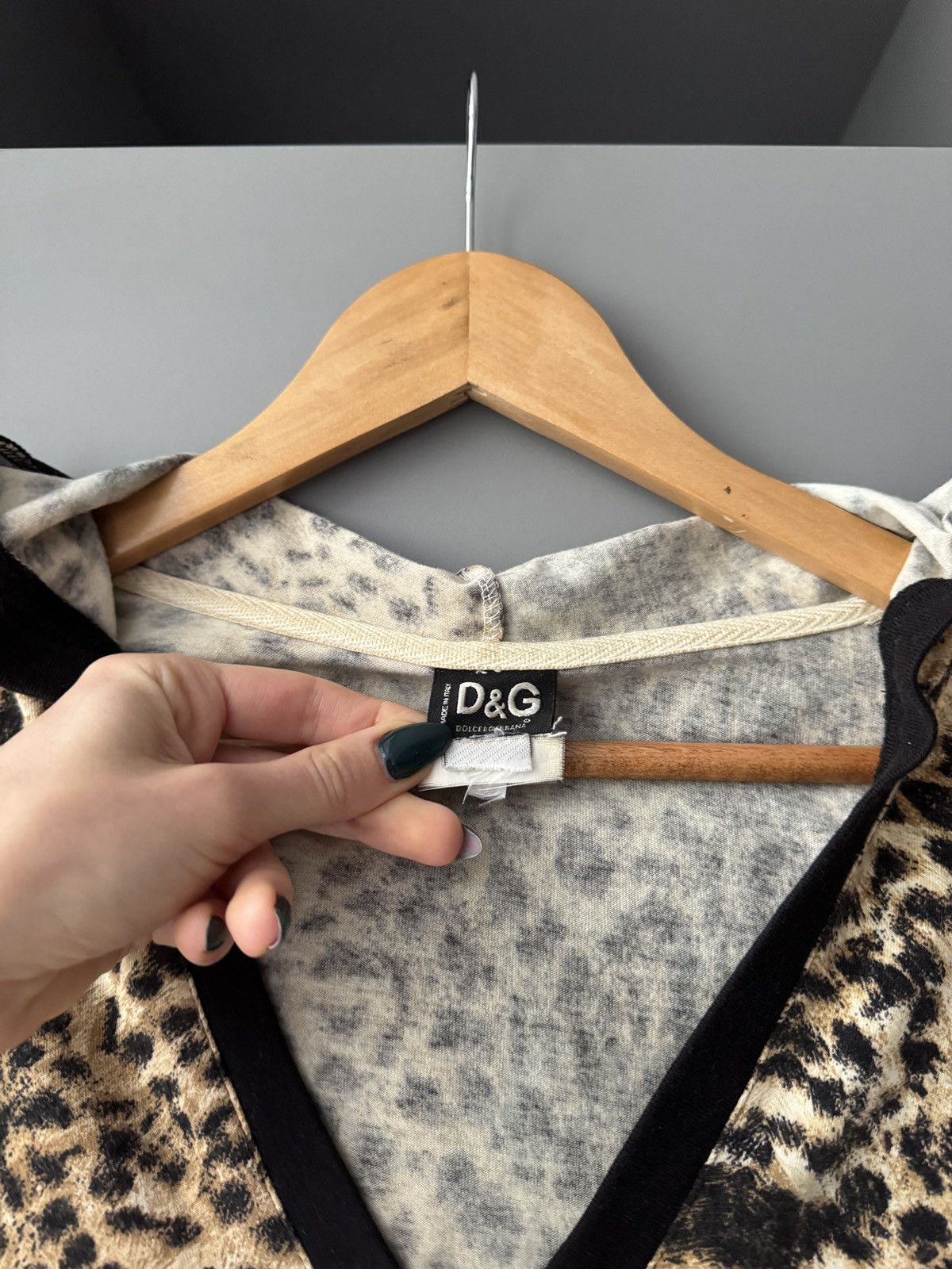 Dolce & Gabbana Vintage Dolce & Gabbana Y2K Style Leopard Printed Hooded Top Size XS / US 0-2 / IT 36-38 - 2 Thumbnail