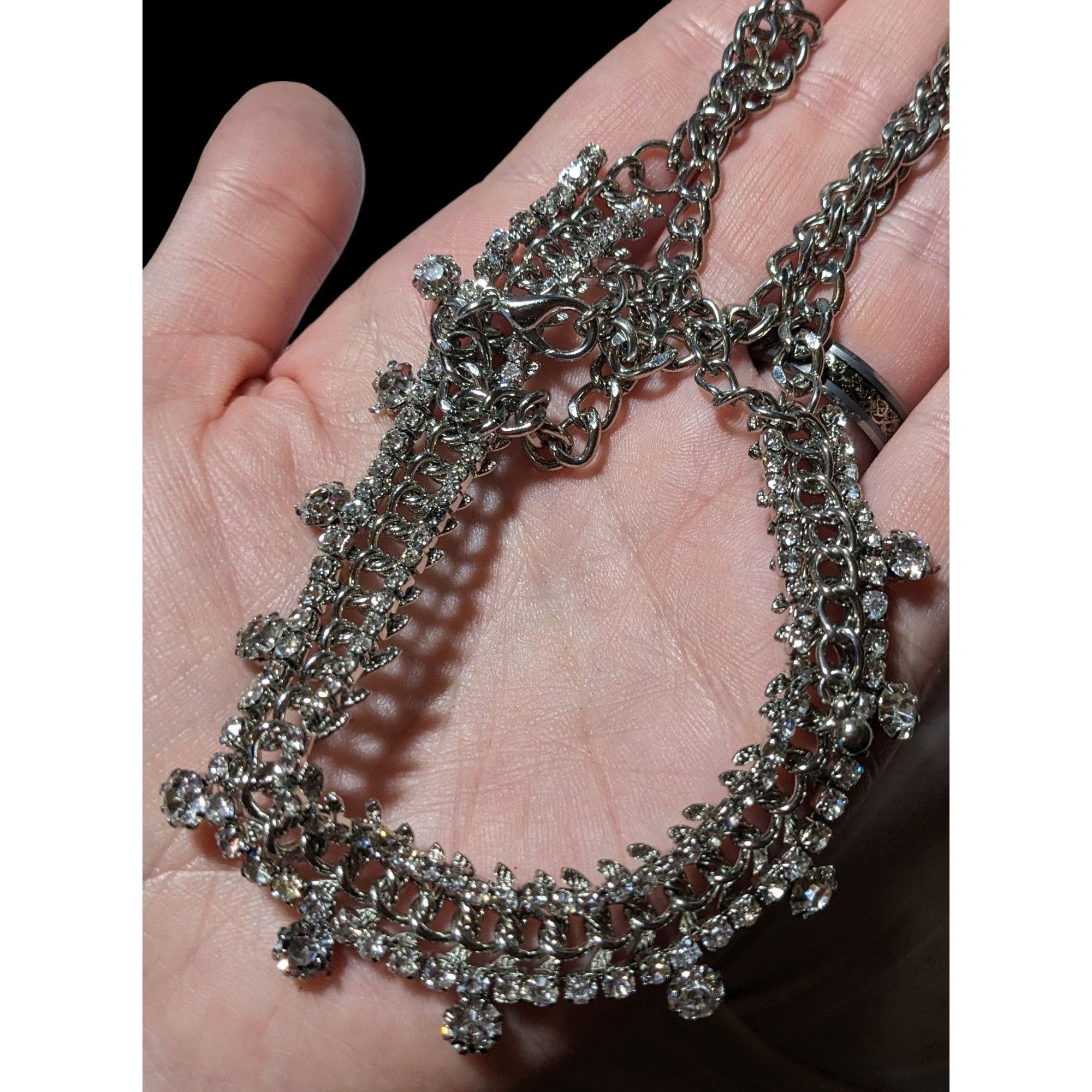 Other Elegant Silver Rhinestone Statement Necklace Size ONE SIZE - 4 Thumbnail