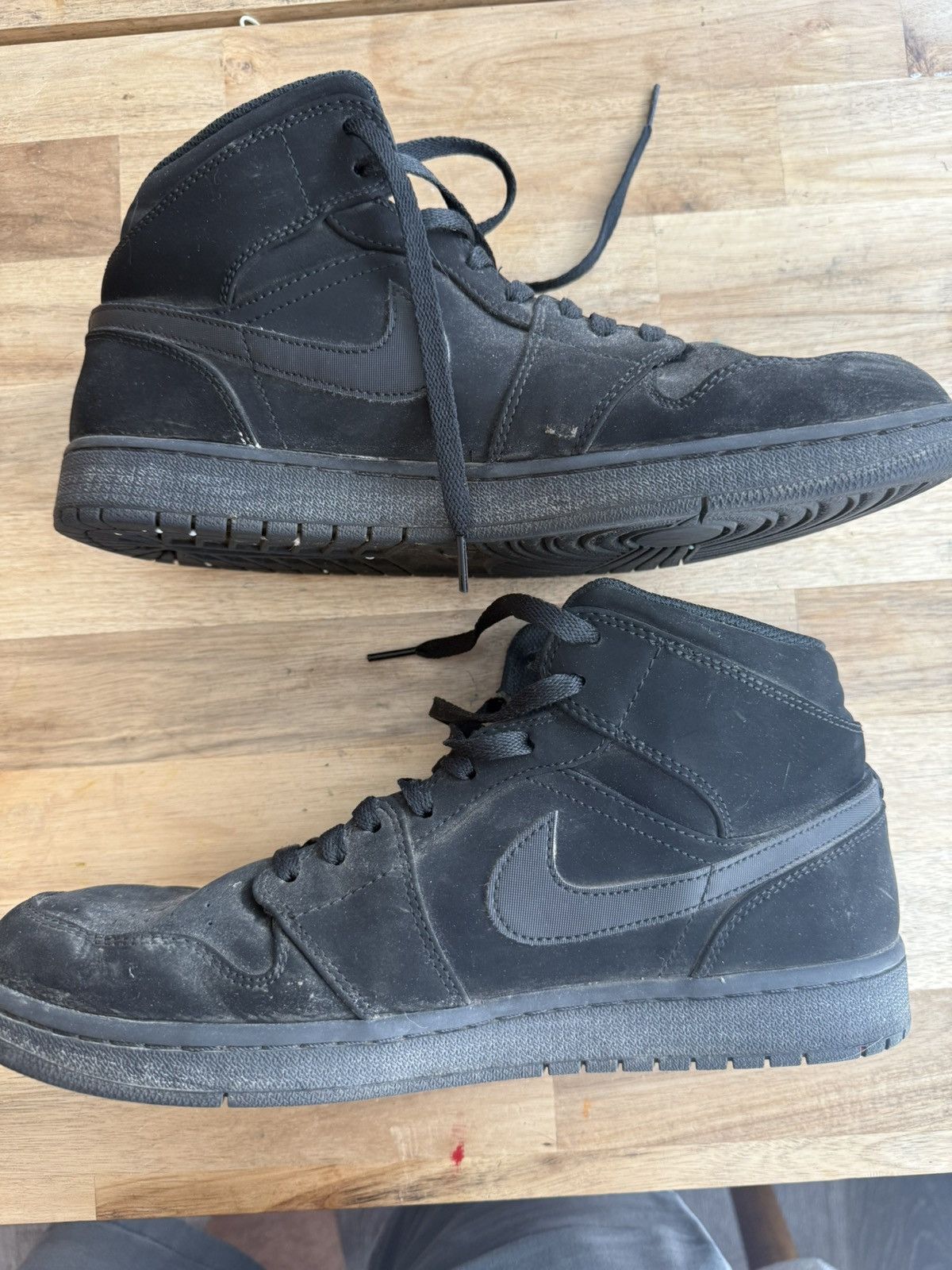 Jordan Brand × Nike Monochrome all black Jordan 1 Size US 12 / EU 45 - 4 Thumbnail