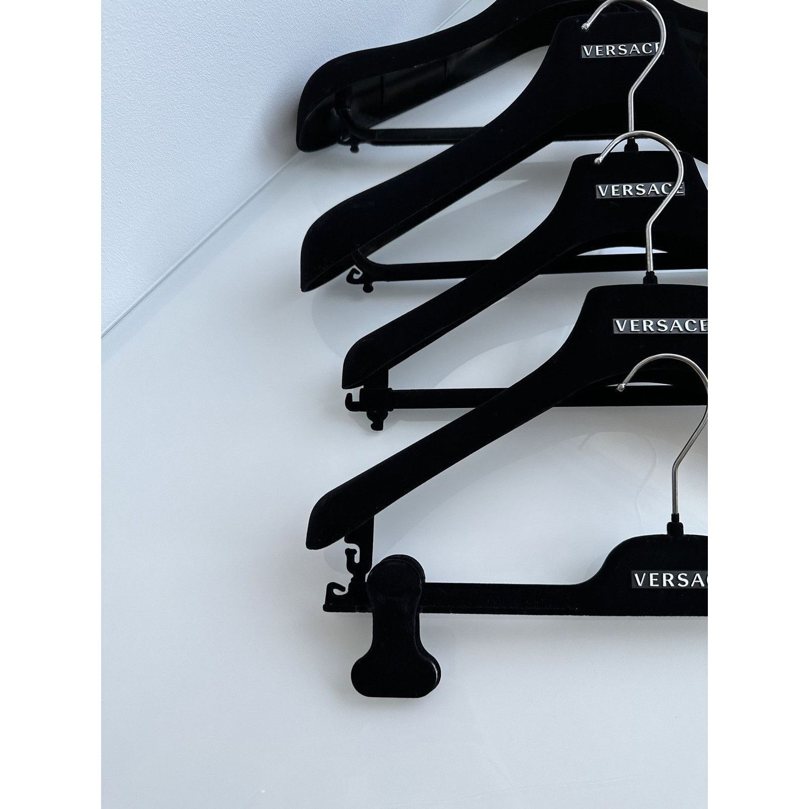 Versace Versace premium made in italy metal velour black hangers Size ONE SIZE - 4 Thumbnail