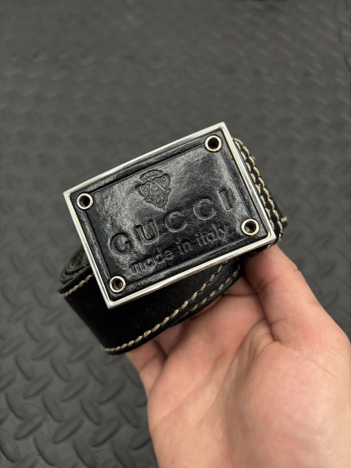 Vintage Gucci Black Leather Crest Logo Plaque size 30-32
