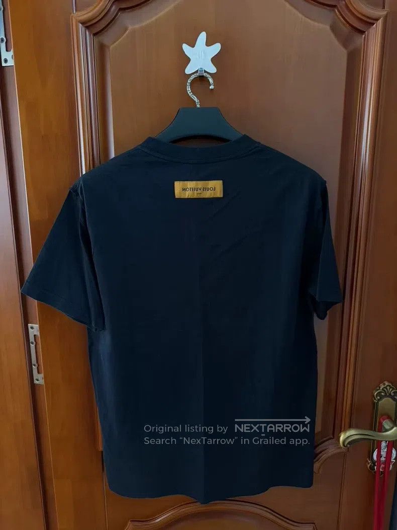 Louis Vuitton Louis Vuitton Embossed logo short sleeve Size US L / EU 52-54 / 3 - 2 Thumbnail