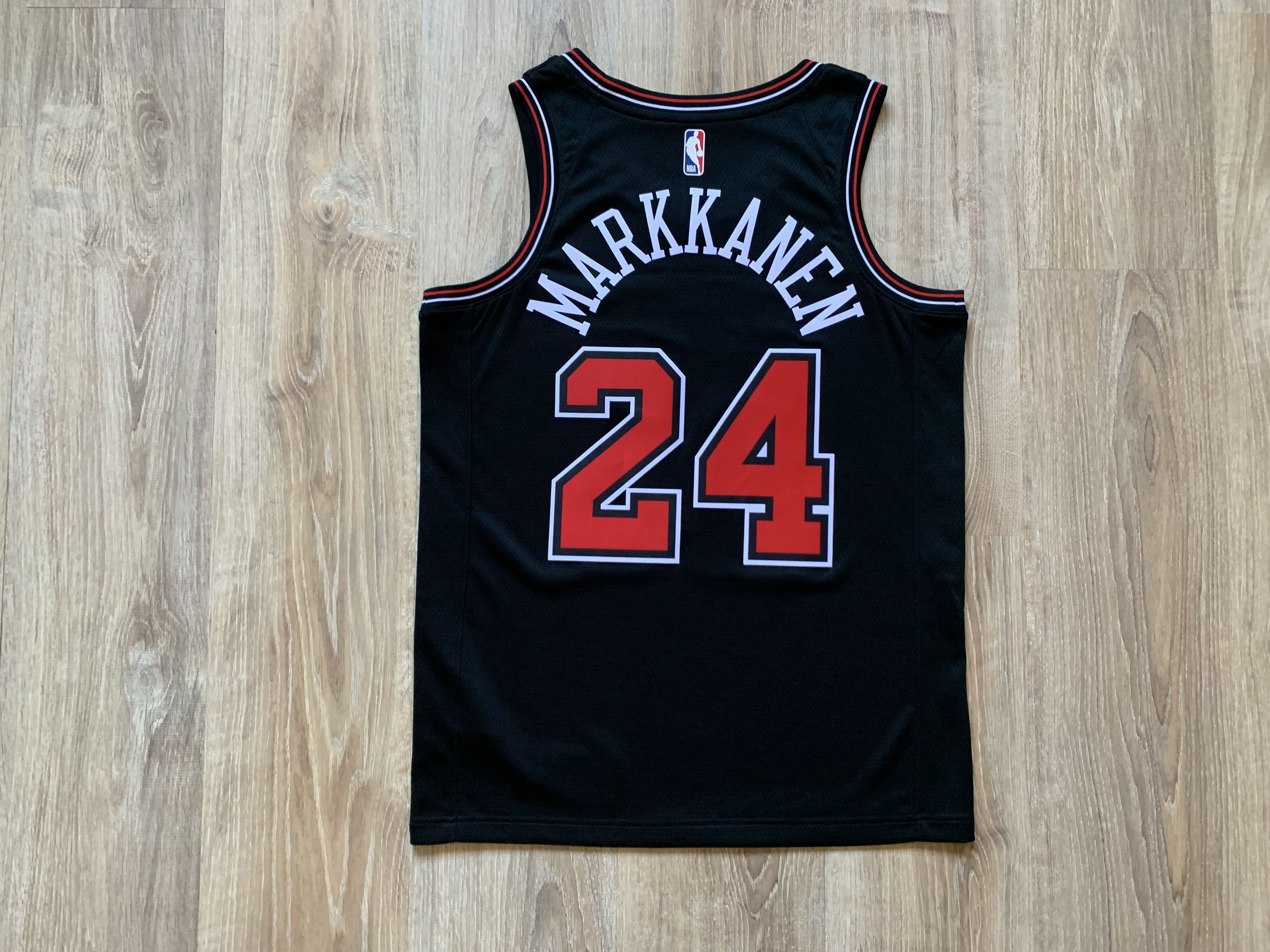 NBA × Vintage Chicago Bulls NBA Lauri Markkanen #24 Nike Jersey Size US M / EU 48-50 / 2 - 3 Thumbnail