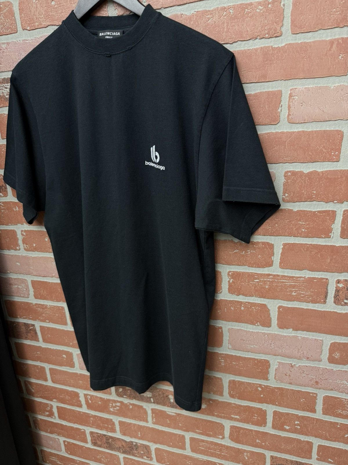 Balenciaga NEW Balenciaga Embroidered Double B Logo T-Shirt size Large Size US L / EU 52-54 / 3 - 3 Thumbnail