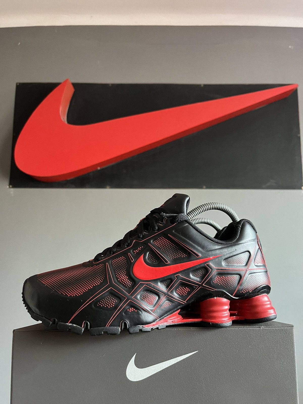 Nike shox 2012 hotsell