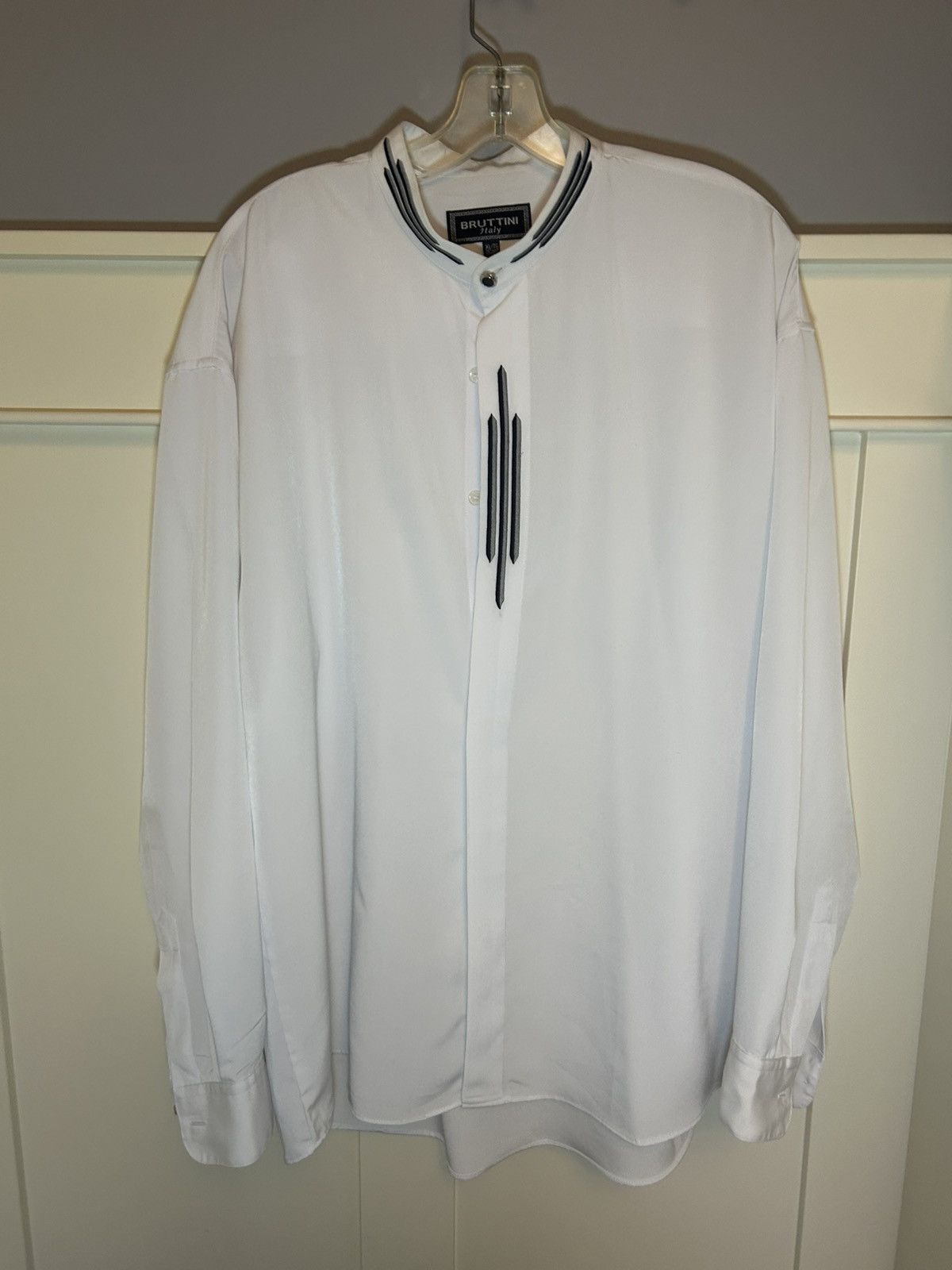 Designer × Vintage Bruttini Italy embroidered collar white button up longsleeve Size US XL / EU 56 / 4 - 1 Thumbnail