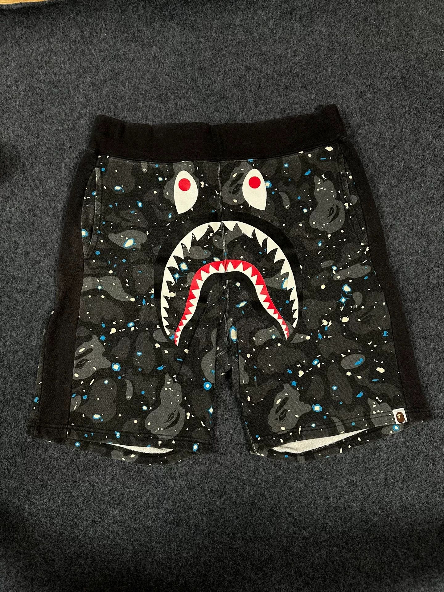 Bape Bape Multi Shark Shorts Designer Size US 36 / EU 52 - 1 Thumbnail