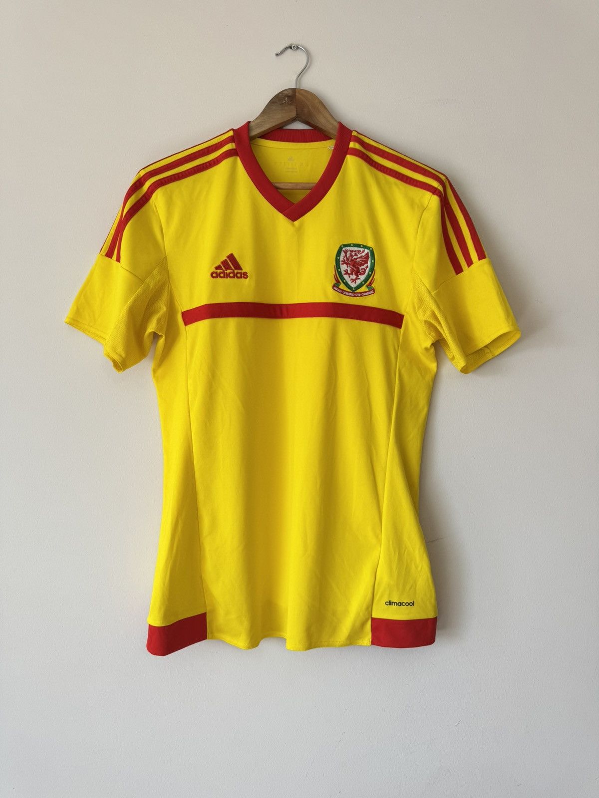 Adidas Wales 2015-2016 Away Soccer Jersey Adidas Football Shirt Kit Size US S / EU 44-46 / 1 - 1 Thumbnail