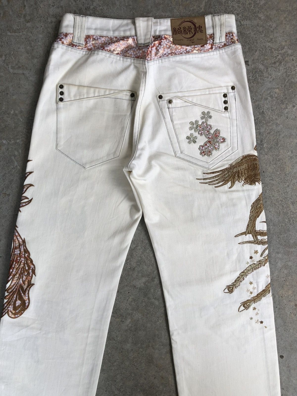 Karakuri Tamashii Karakuri Tamashii Embroidered Denim Distressed Jeans Size US 31 - 8 Thumbnail