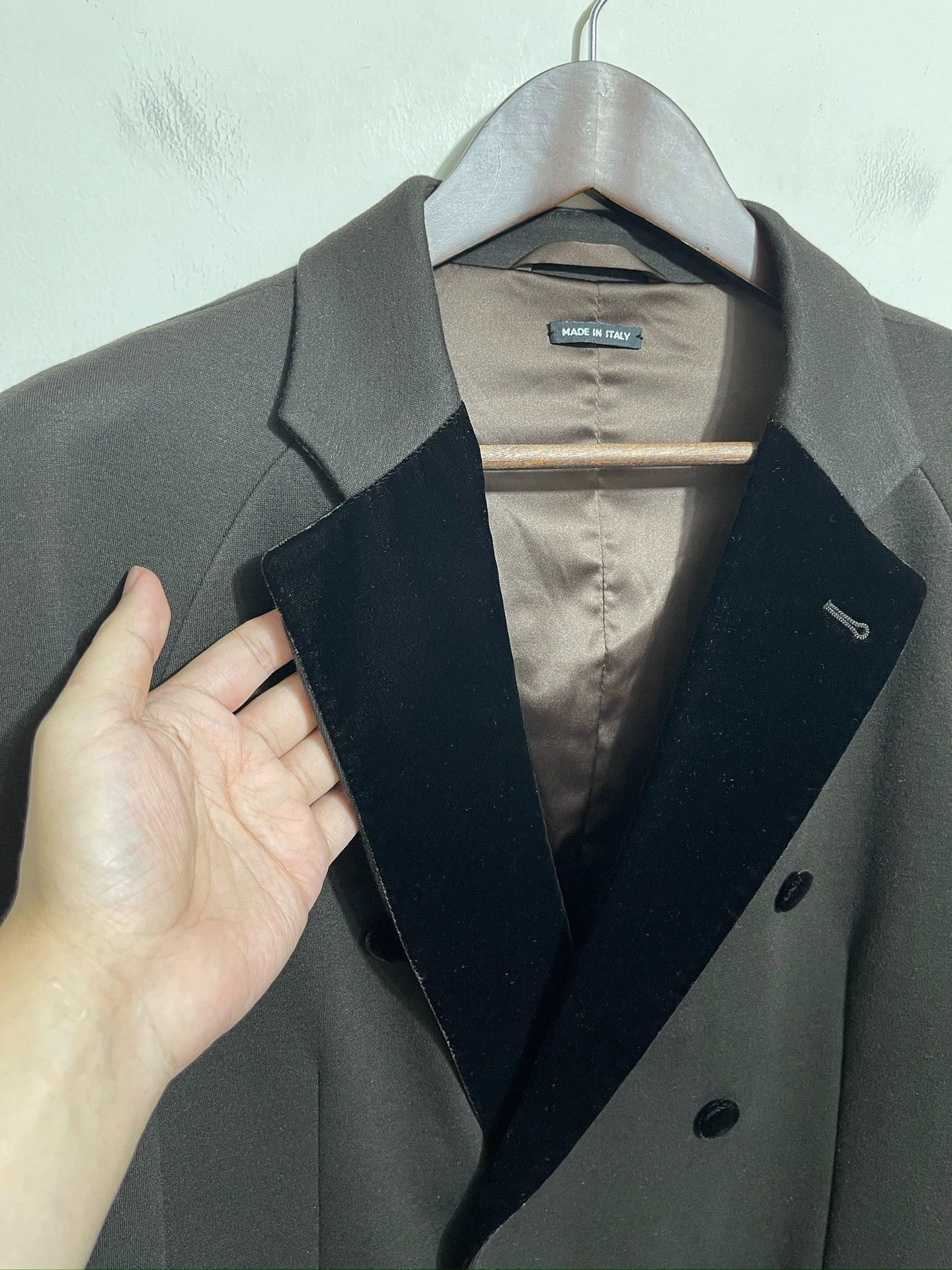 Giorgio Armani Double-Breasted Blazer with Velvet Lapel Size US XXS / EU 40 - 3 Thumbnail
