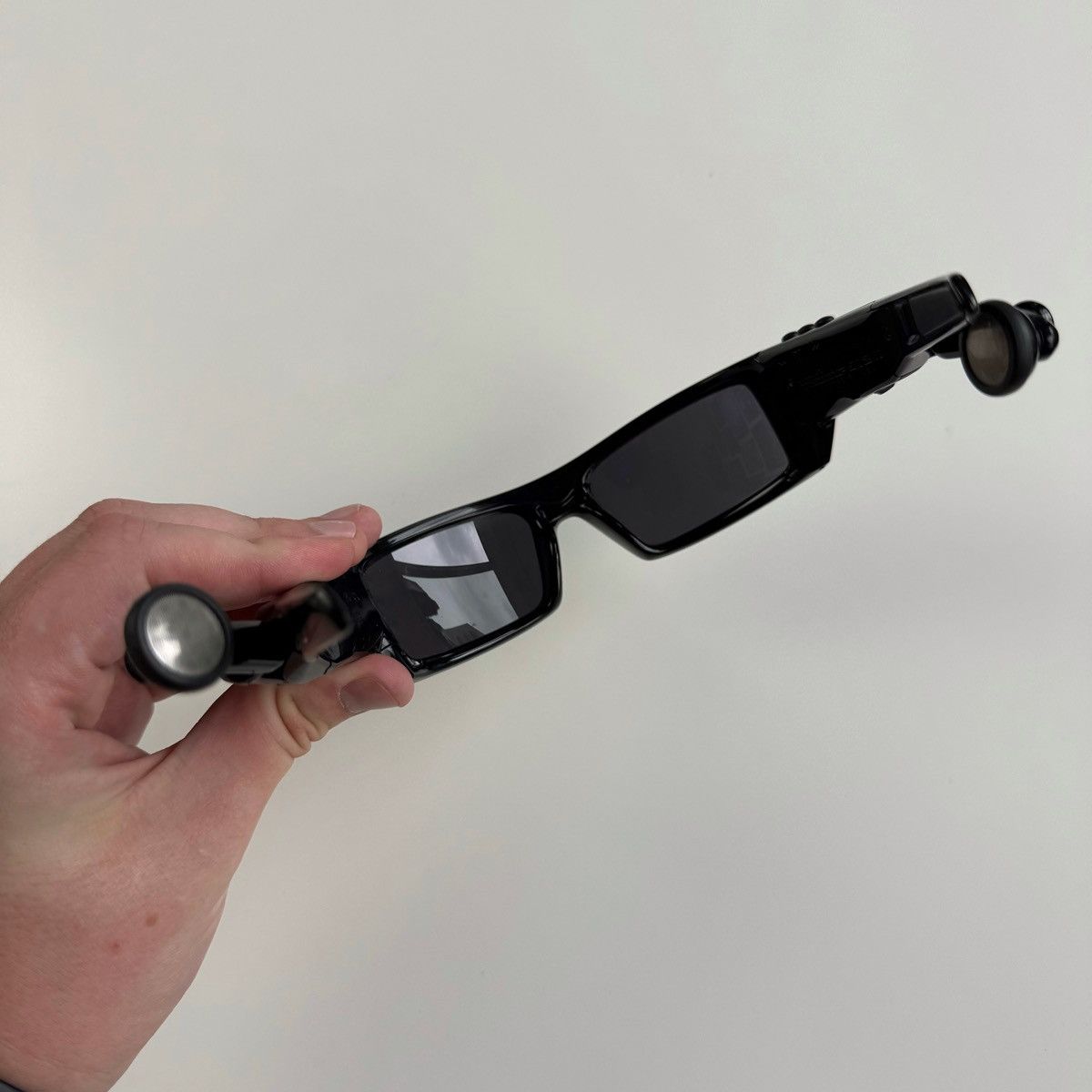 Oakley OG 2003 OAKLEY THUMP 512MB MP3 BLACK IRIDIUM SUNGLASSES Size ONE SIZE - 5 Thumbnail