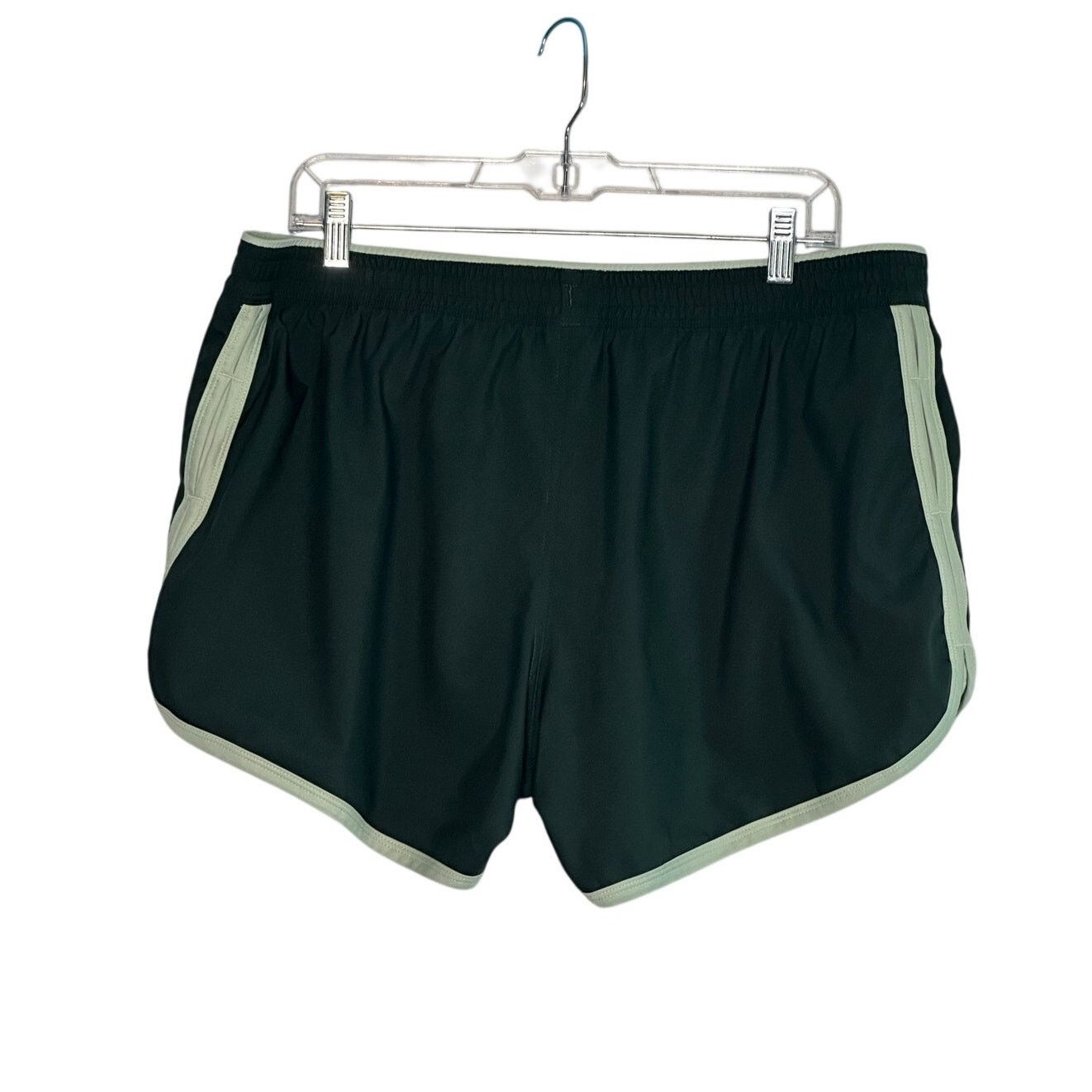 The North Face The North Face green running shorts size XL Size 36" / US 14 / IT 50 - 11 Thumbnail