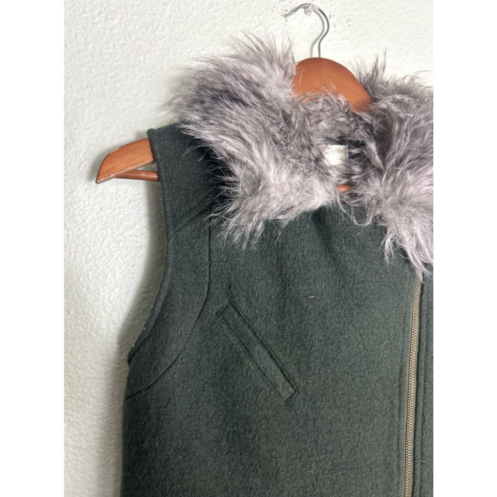 Anthropologie Anthropologie Elevenses Vest Crochet Wool Mohair Blend XS Green Vest Womens Size XS / US 0-2 / IT 36-38 - 4 Thumbnail