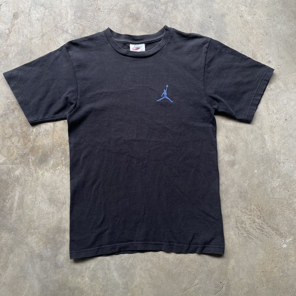 Nike 1990’s Vintage Nike Air Jordan T Shirt Size US S / EU 44-46 / 1 - 1 Thumbnail