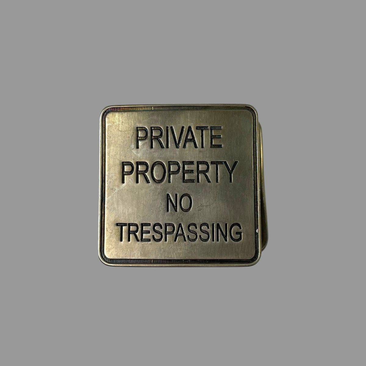 Vintage Vintage 90s ‘no trespassing’ belt buckle Size ONE SIZE - 1 Thumbnail