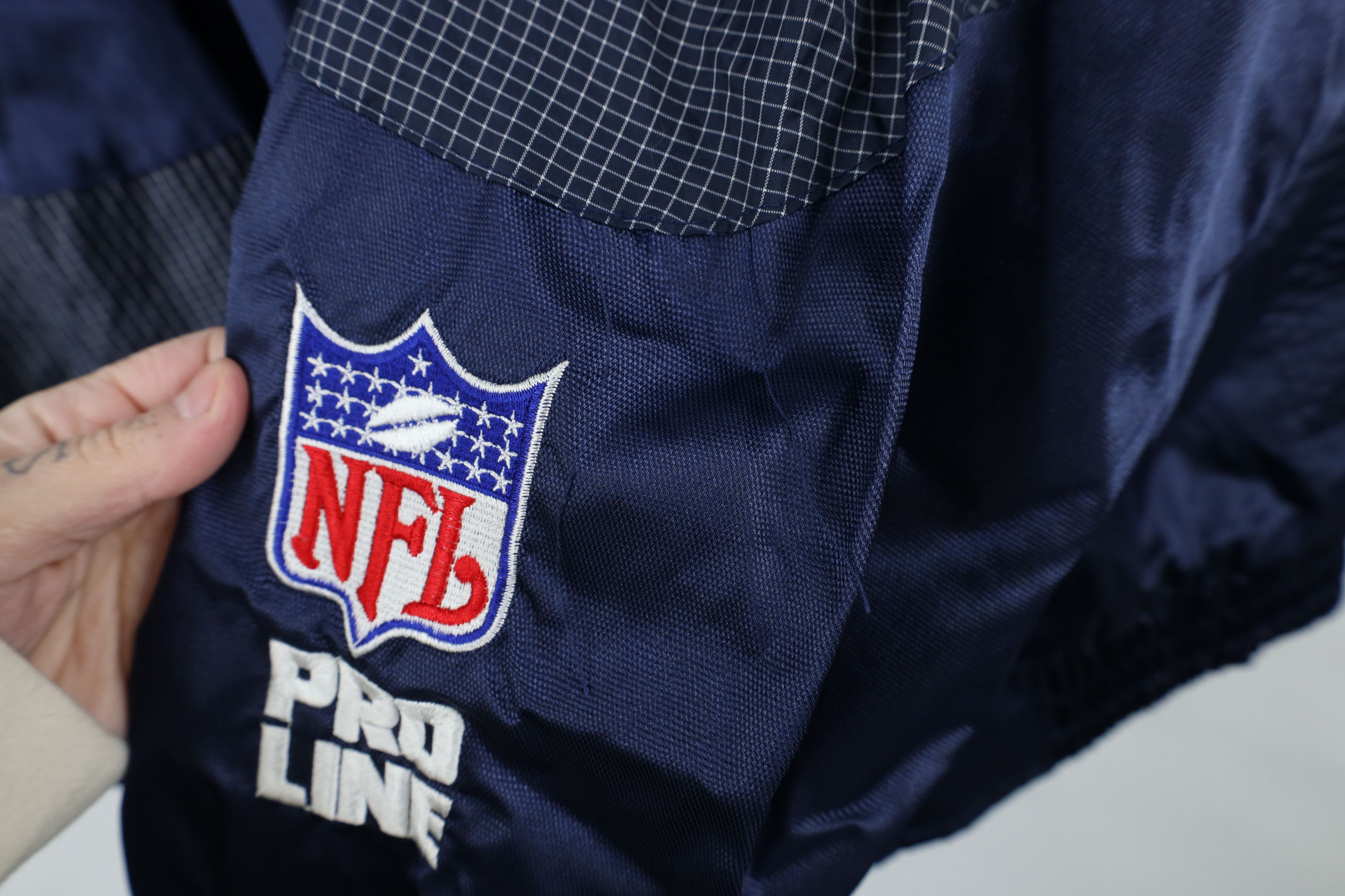 Vintage Vintage 90s NFL Pro Line Broncos Football Windbreaker Jacket Size US XL / EU 56 / 4 - 8 Thumbnail