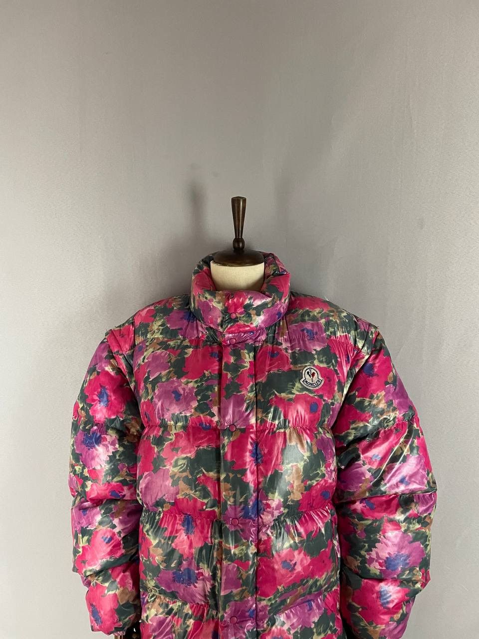 Moncler Moncler Down Jacket Flowers Pink Grenoble Vintage 1990s Size US M / EU 48-50 / 2 - 2 Thumbnail