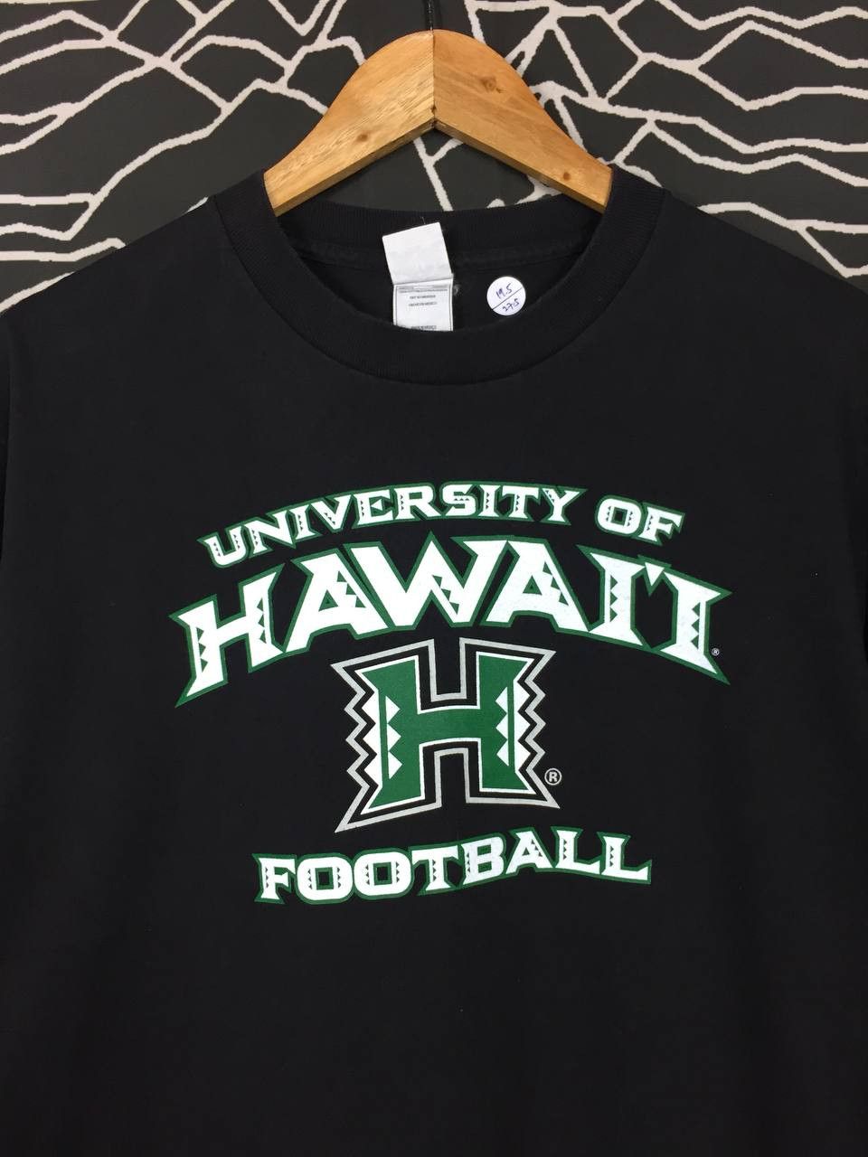 Vintage Vtg Y2K University Of Hawaii Football Big Logo Spell Out Tee Size US M / EU 48-50 / 2 - 3 Thumbnail