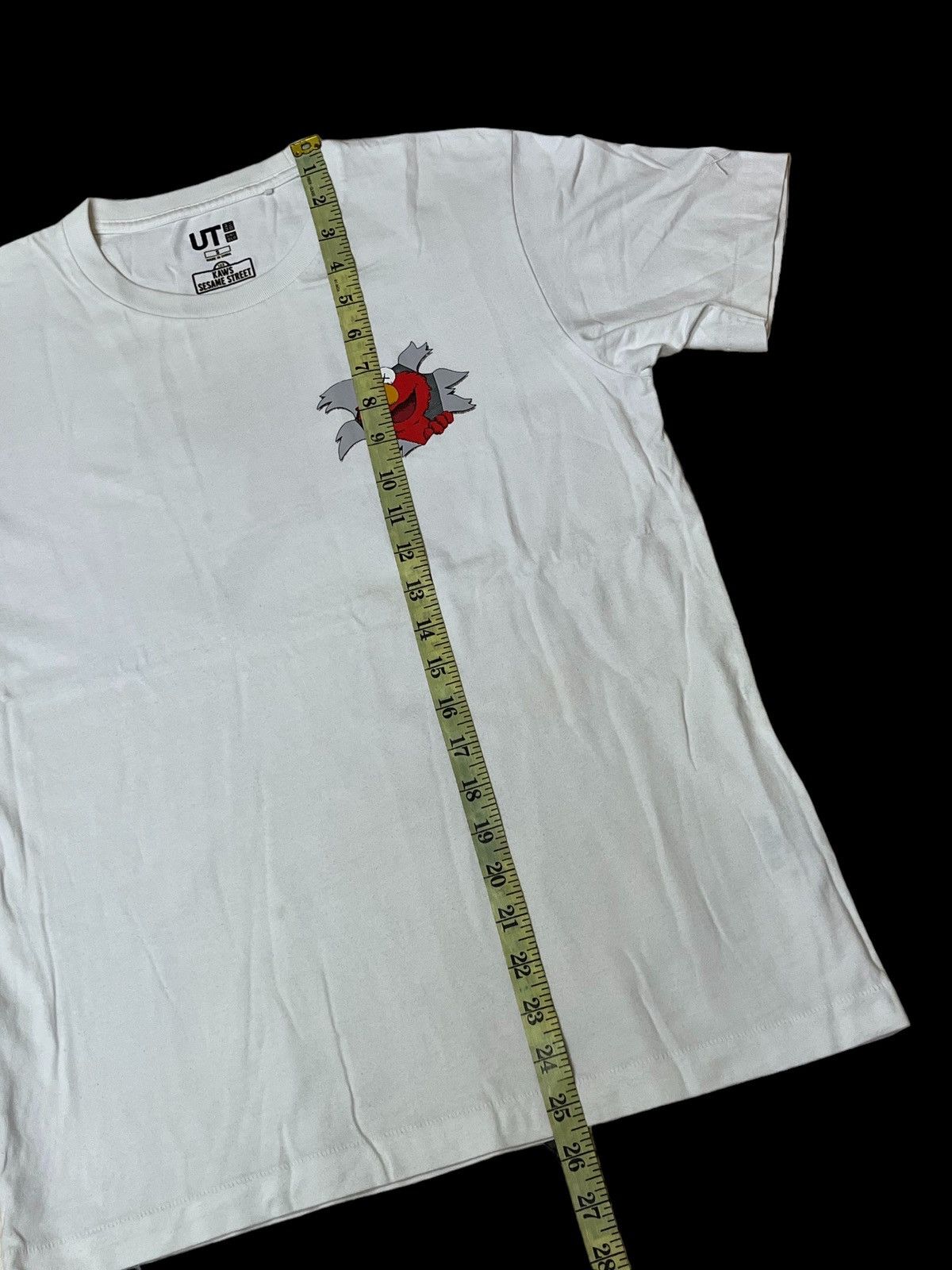 Kaws × Uniqlo UNIQLO x KAWS x SESAME STREET(ELMO) COLLABORATION T SHIRT Size US S / EU 44-46 / 1 - 7 Thumbnail