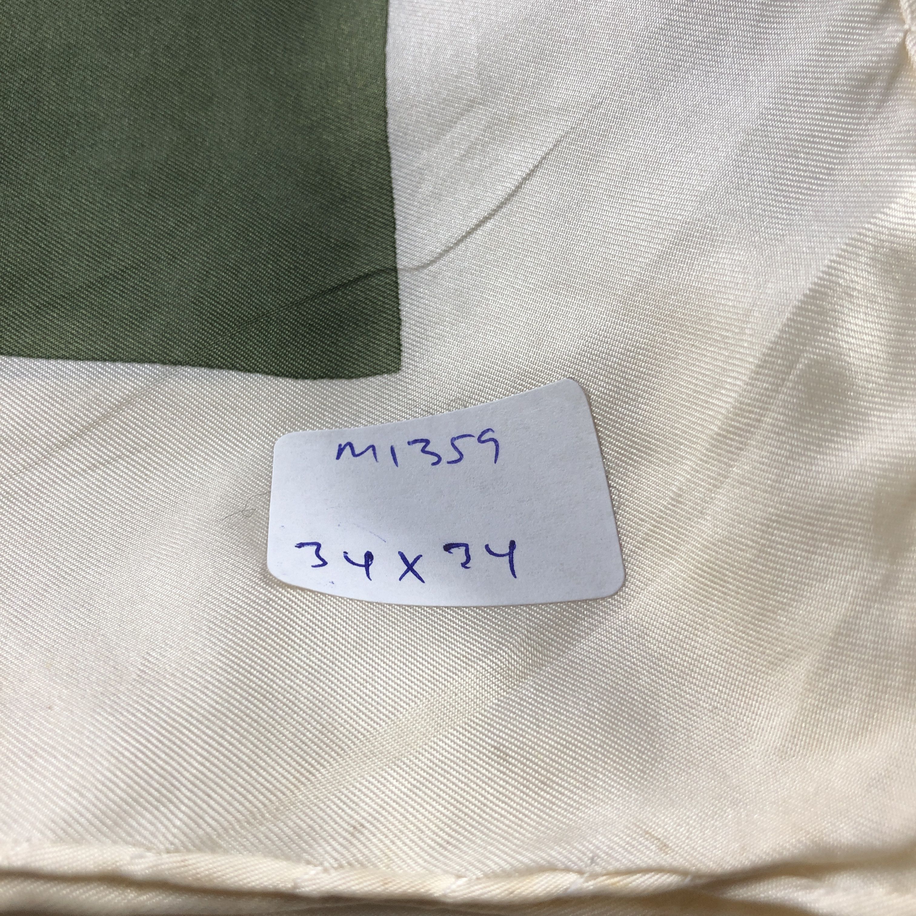 Vintage Vintage Luxury Baroque Hand Rolled Silk Scarf M1359 Size ONE SIZE - 14 Thumbnail