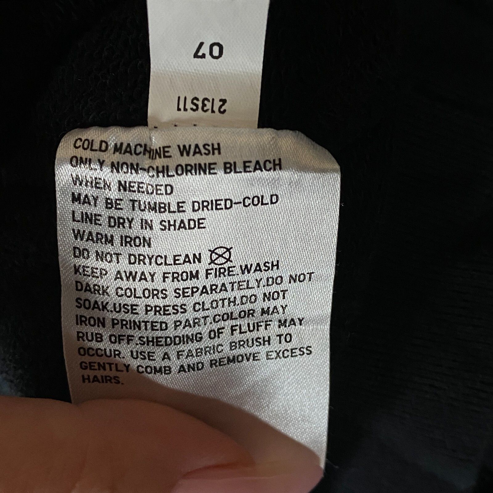 Uniqlo Uniqlo Musee Du Louvre Peter Saville Sweatshirt Size XL Size US XL / EU 56 / 4 - 6 Thumbnail