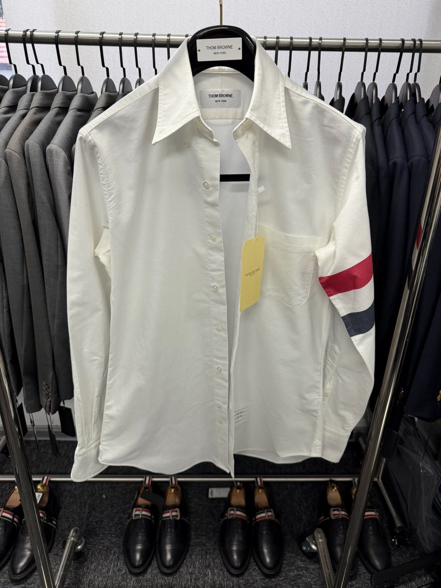 Thom Browne TB 3-Color Arm Stripe White Oxford Shirt Size 2 Size US M / EU 48-50 / 2 - 1 Thumbnail