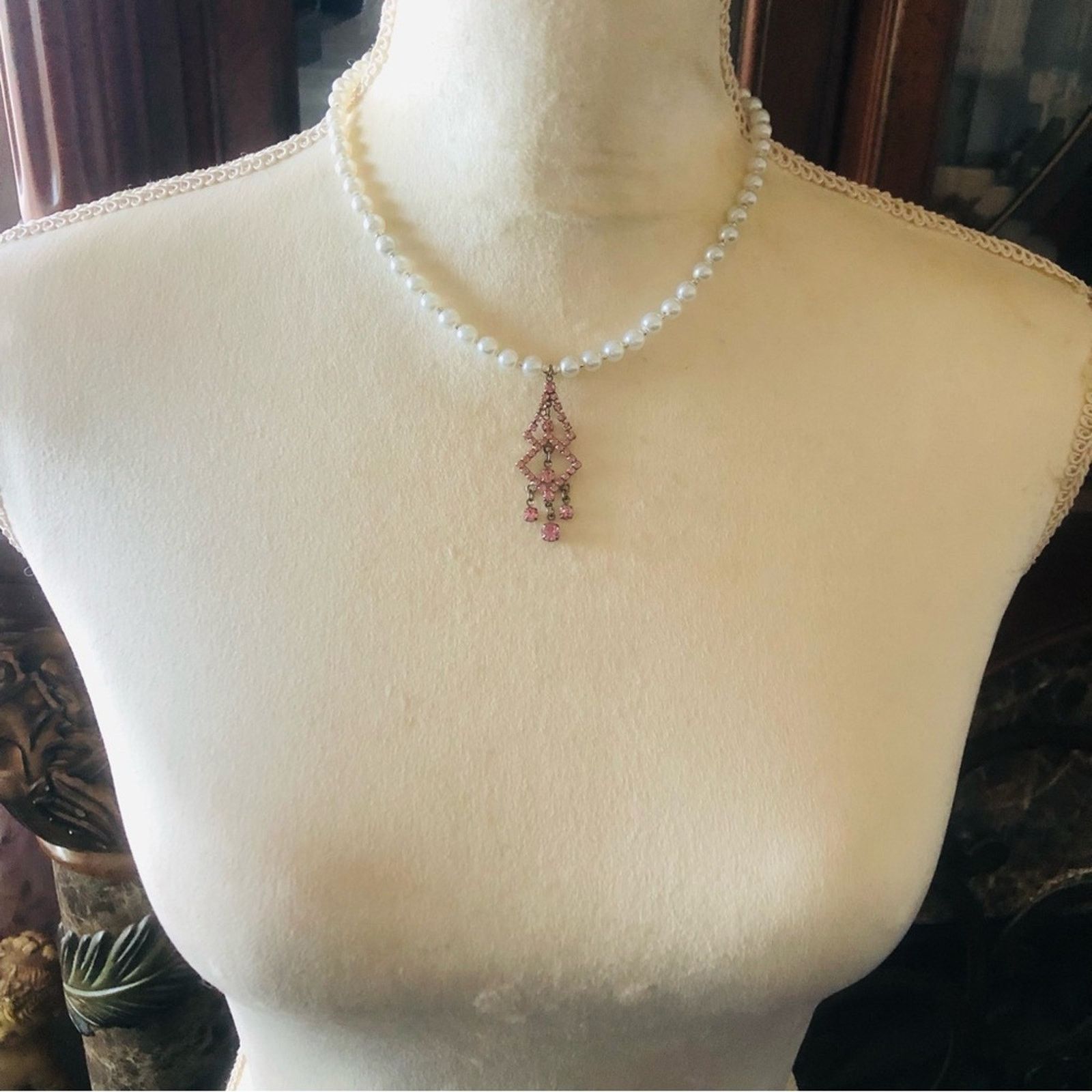 Handmade Handcrafted repurpose elegant pink chandelier Pearl necklace Size ONE SIZE - 5 Thumbnail