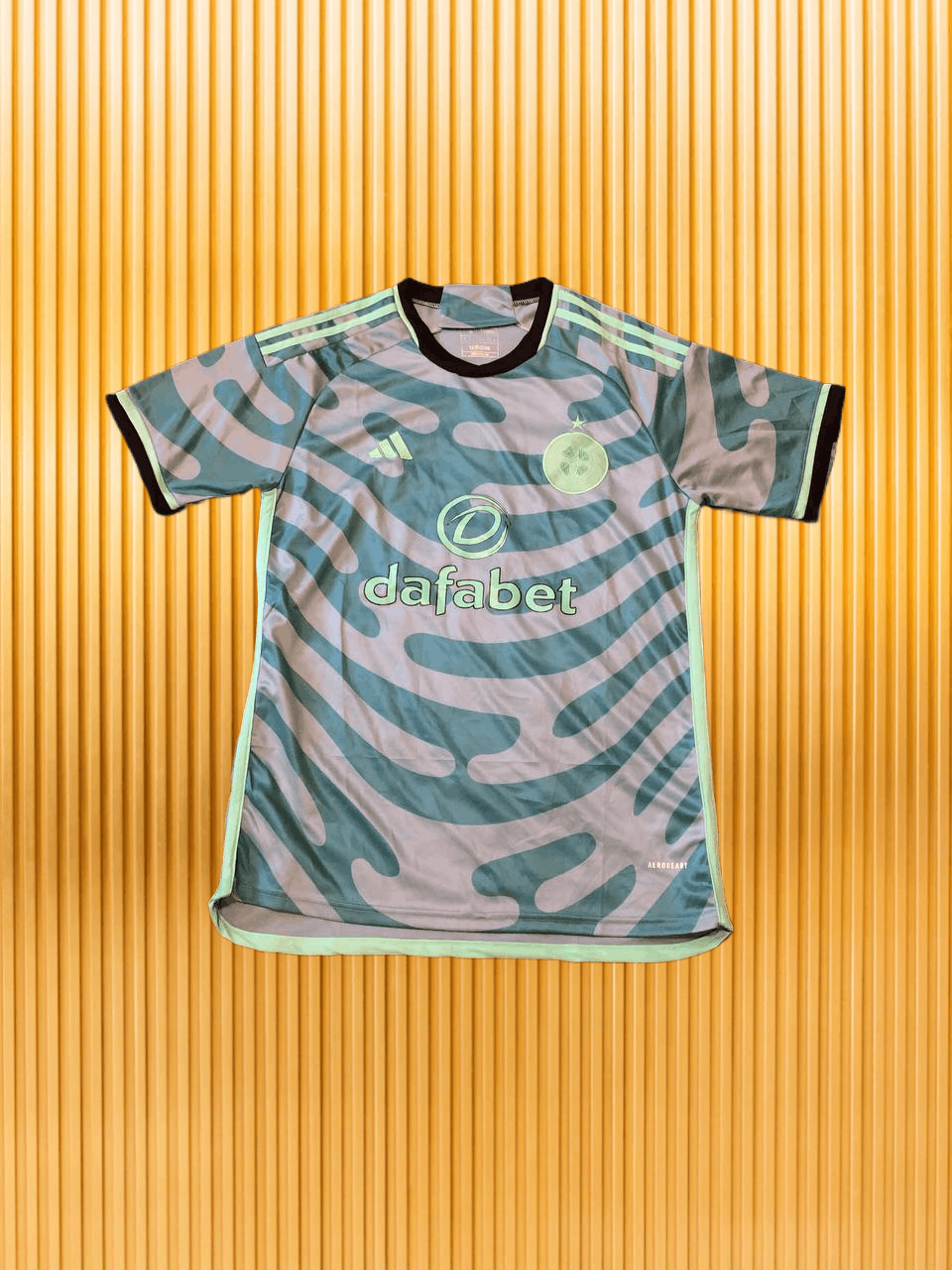 Adidas Rare Original Celtic Home Football Shirt Medium Size US M / EU 48-50 / 2 - 1 Thumbnail