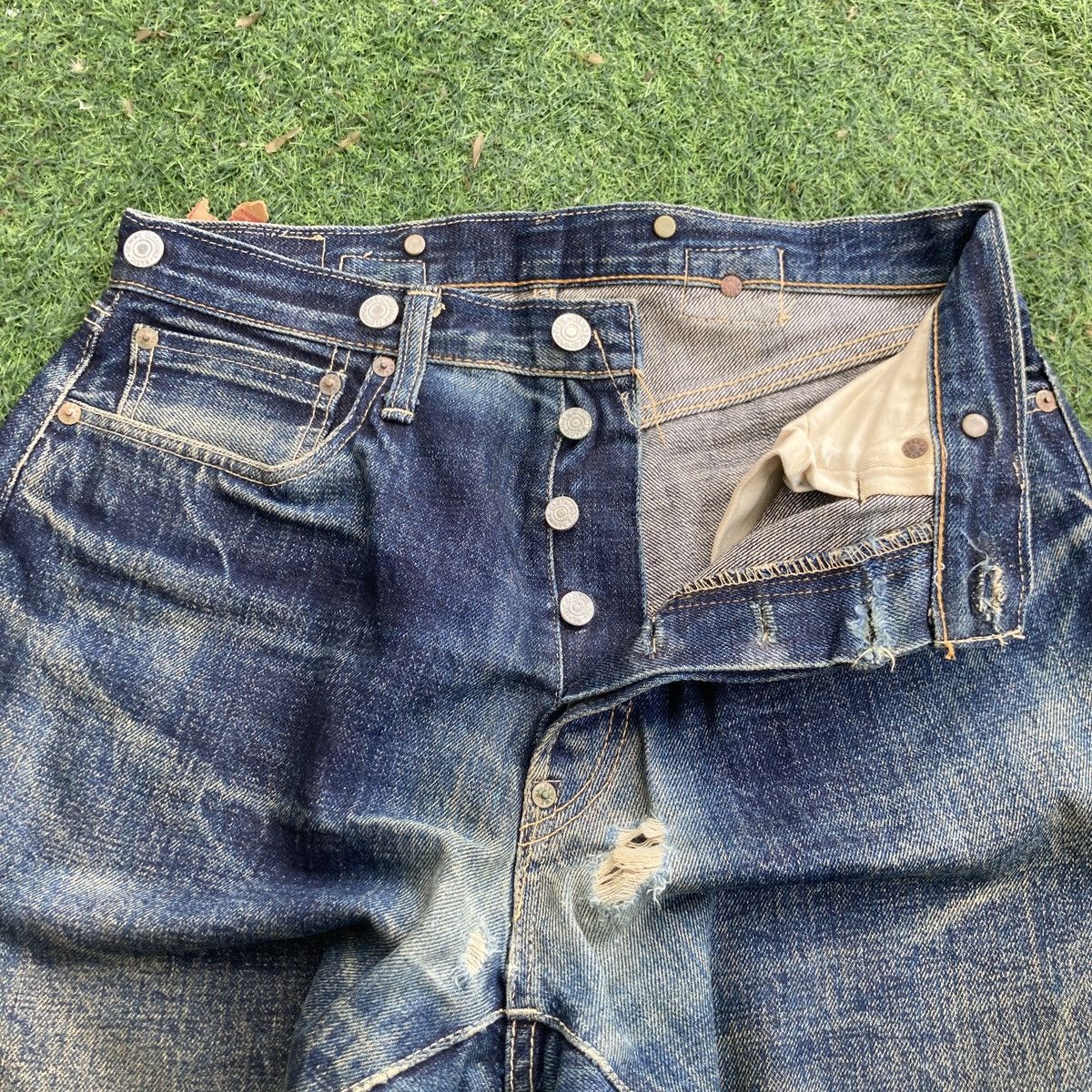 Denime VINTAGE DENIME SELVEDGE BUCKLE BACK DISTRESSED JEANS Size US 29 - 13 Thumbnail