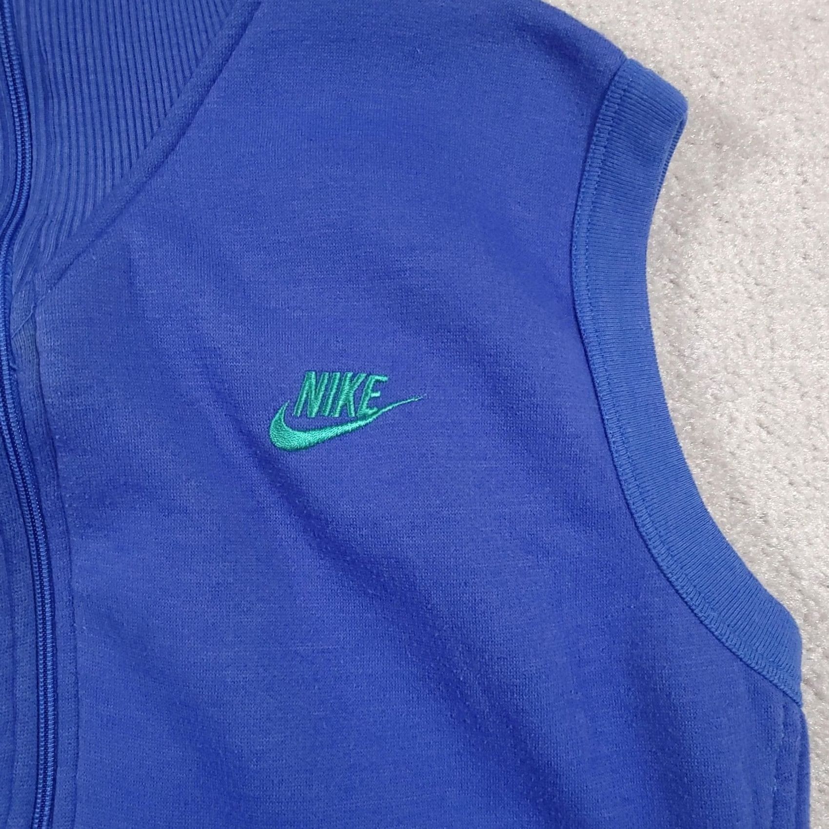 Nike VINTAGE Nike Vest Womens Large Blue Full Zip Sleeveless Retro Swoosh Fleece 90s Style Size L / US 10 / IT 46 - 4 Thumbnail