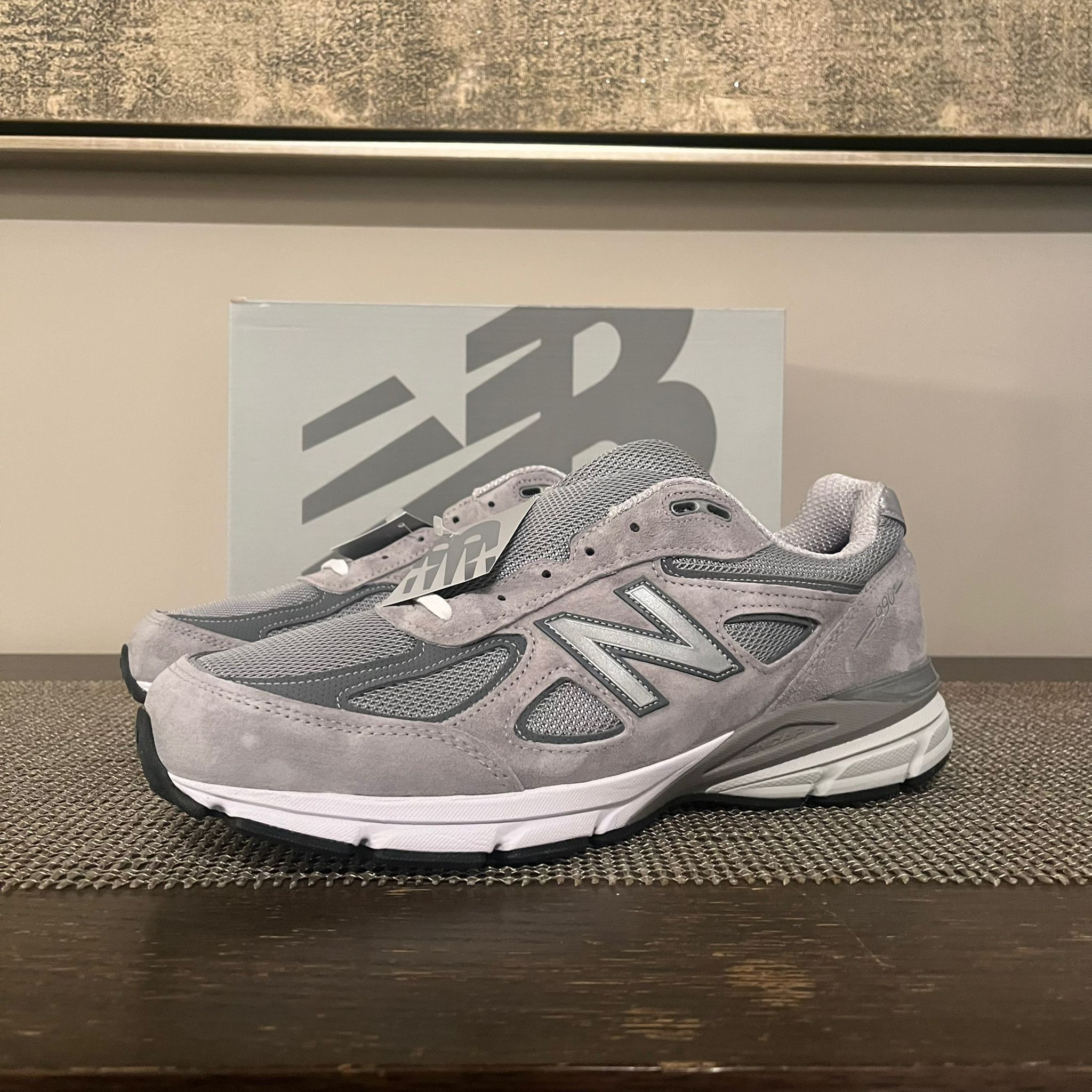 New Balance 990v4 in Grey Size US 12 / EU 45 - 5 Thumbnail