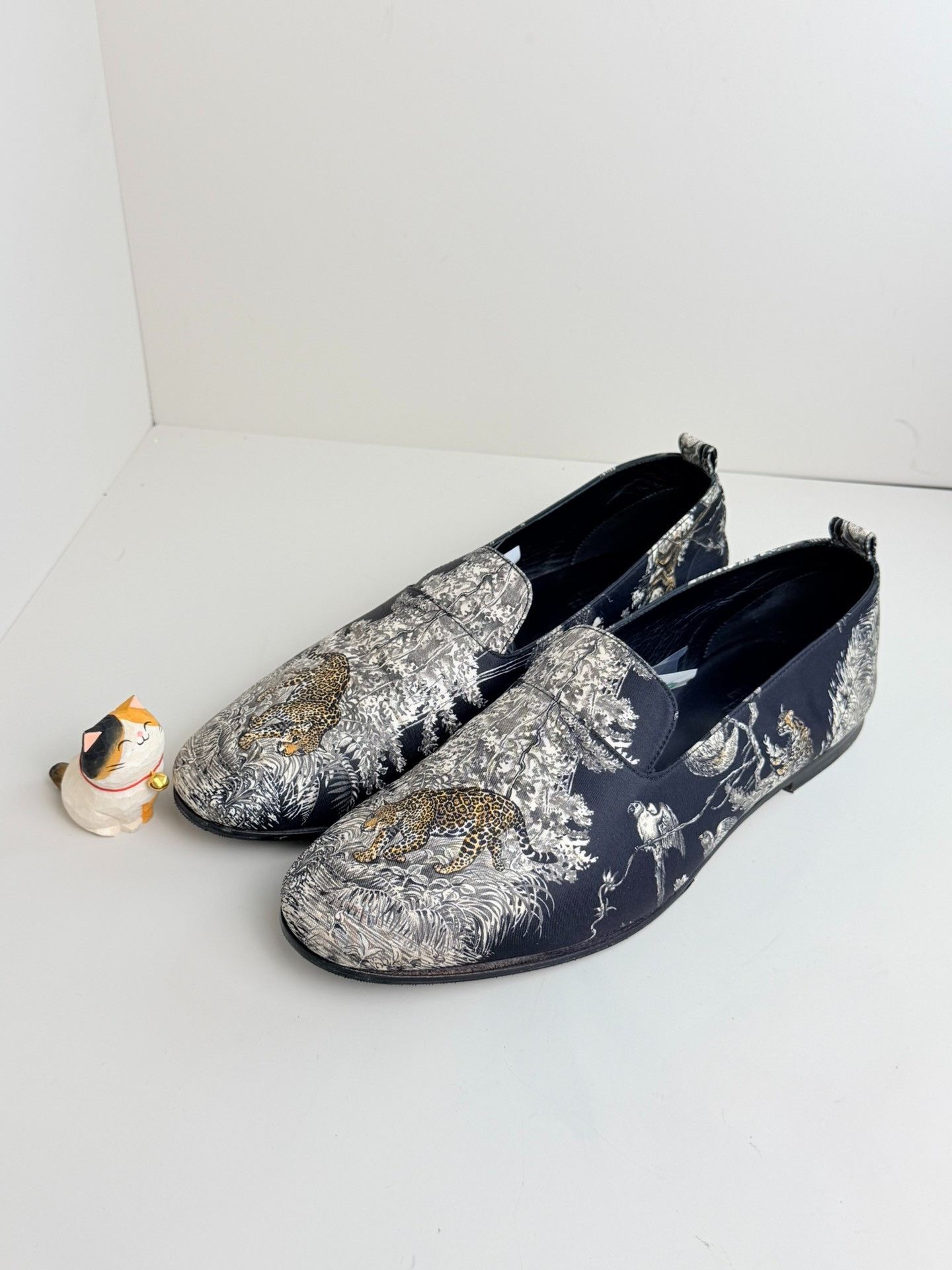 Hermes Hermes Embroidered Black Lowtop Sneakers 9.5 Men Size US 9.5 / EU 42-43 - 1 Thumbnail