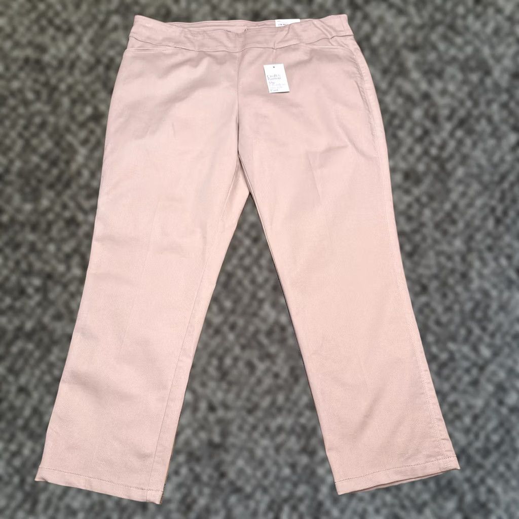 Croft & Barrow Croft & Barrow Capri Pants 18 Crocodile? (No) Actually: Croft & Barrow Effortless Stretch Capri Pants 18 Cobblestone Mid Rise Straight New Size 40" / US 18 - 1 Thumbnail