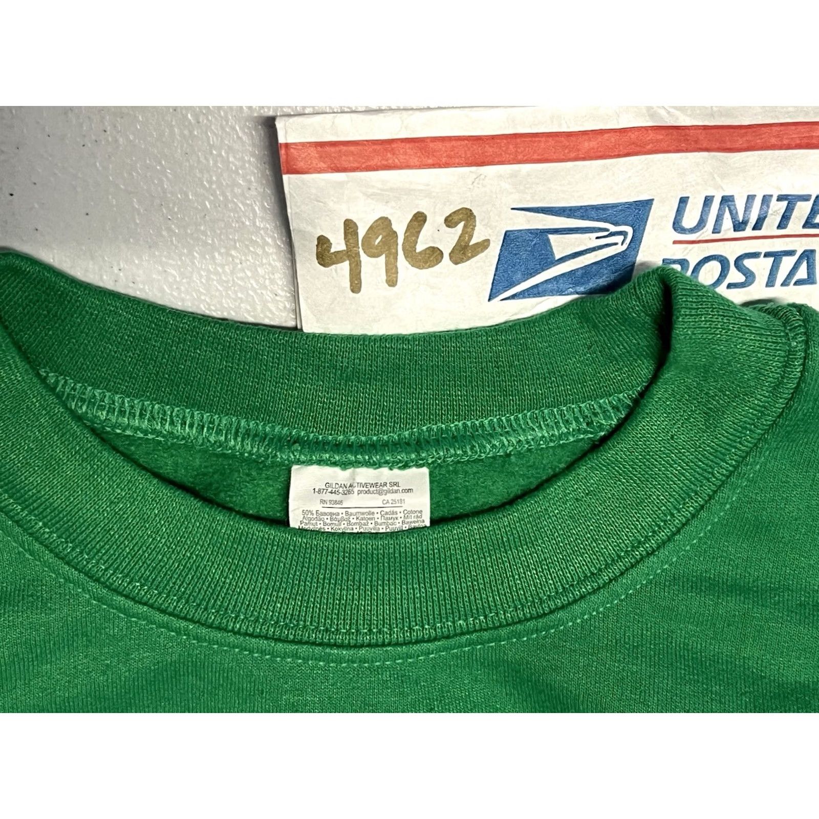 Gildan Gildan Sweatshirt Women Cropped Green S Small Graphic Lucky Charm Shirt Womens Size S / US 4 / IT 40 - 7 Thumbnail