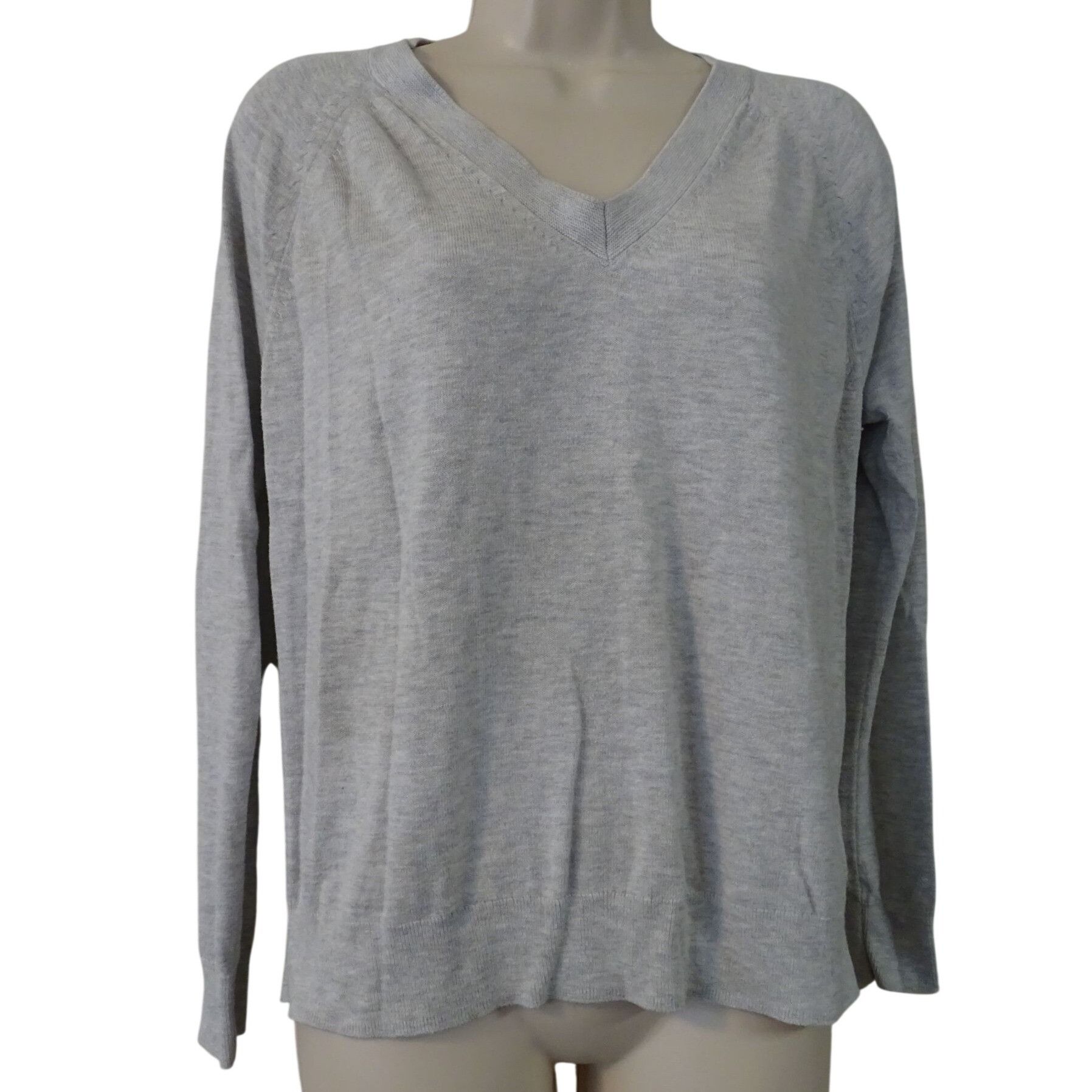 Banana Republic Banana Republic Forever Sweater Gray Women Size M V-Neck Size M / US 6-8 / IT 42-44 - 1 Thumbnail