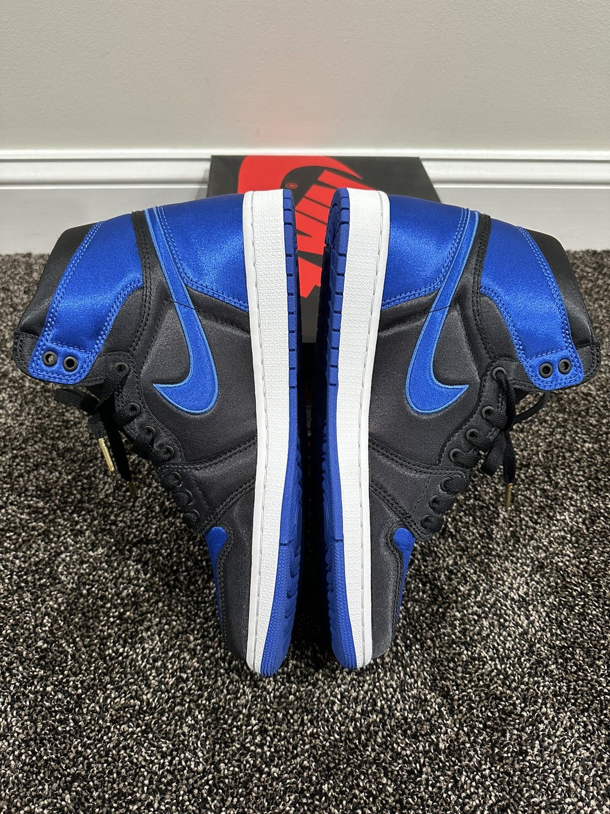 Jordan Brand Air Jordan 1 Retro High EP Satin Royal Promo Sample Sneakers Size US 11 / EU 44 - 7 Thumbnail