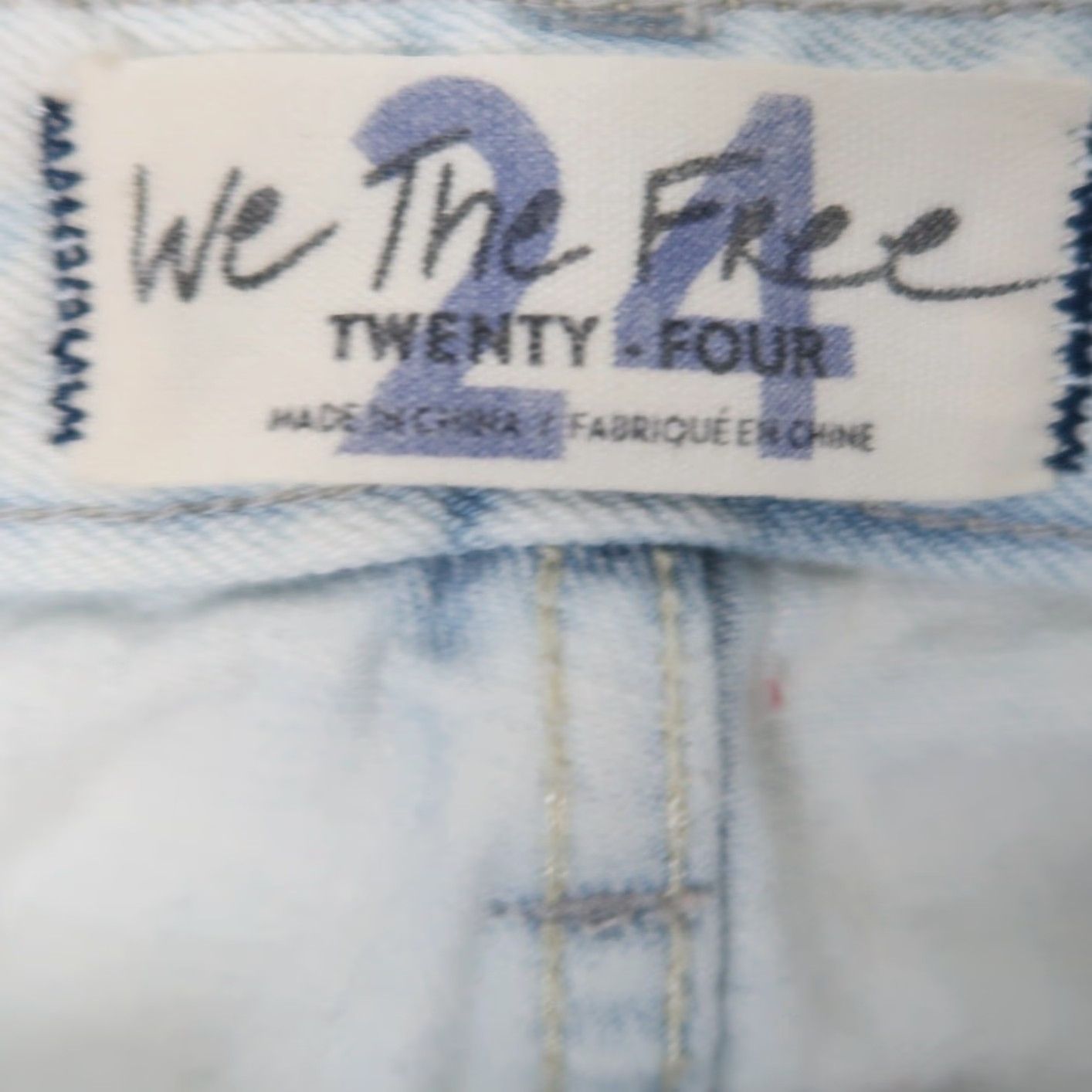 Free People VINTAGE Free People We The Free Mid Rise Crop Flare Bleach Wash Blue Jeans 24 Size 42" / US 20 - 4 Thumbnail